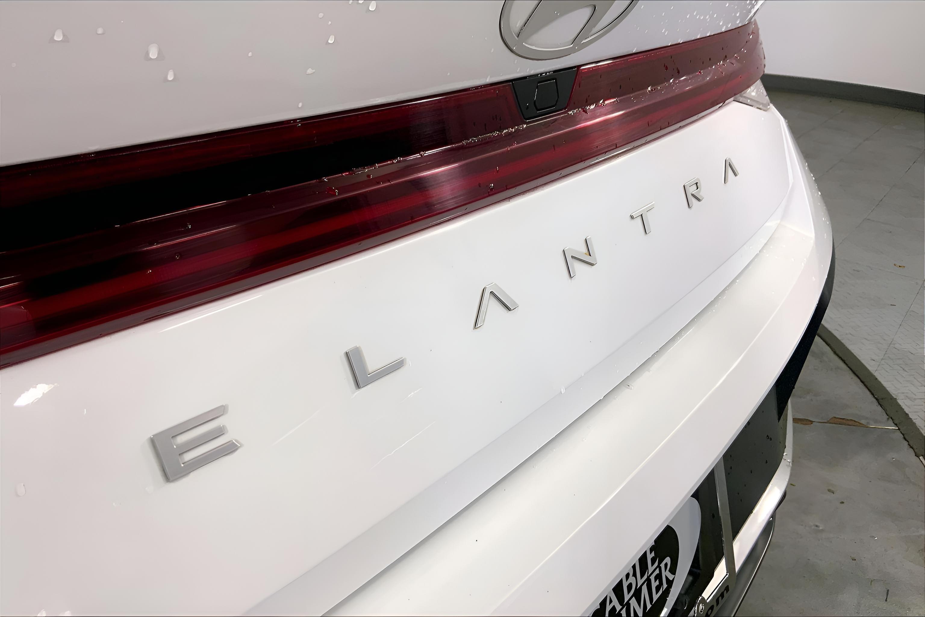 2025 Hyundai Elantra SEL Convenience