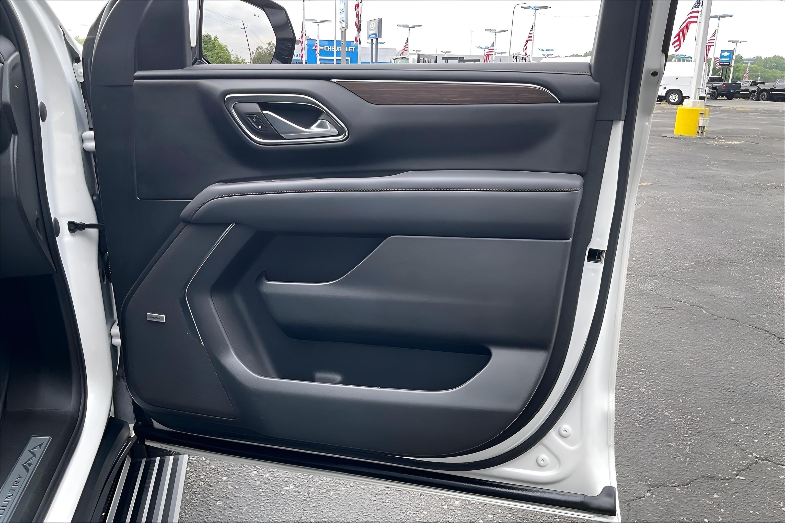 2023 Chevrolet Suburban High Country