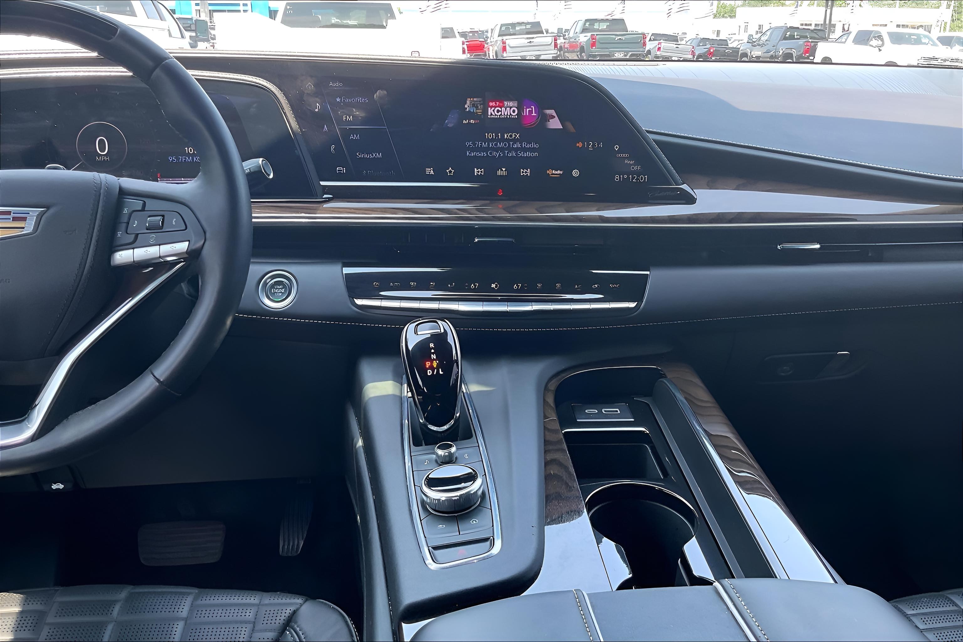 2024 Cadillac Escalade Sport Platinum