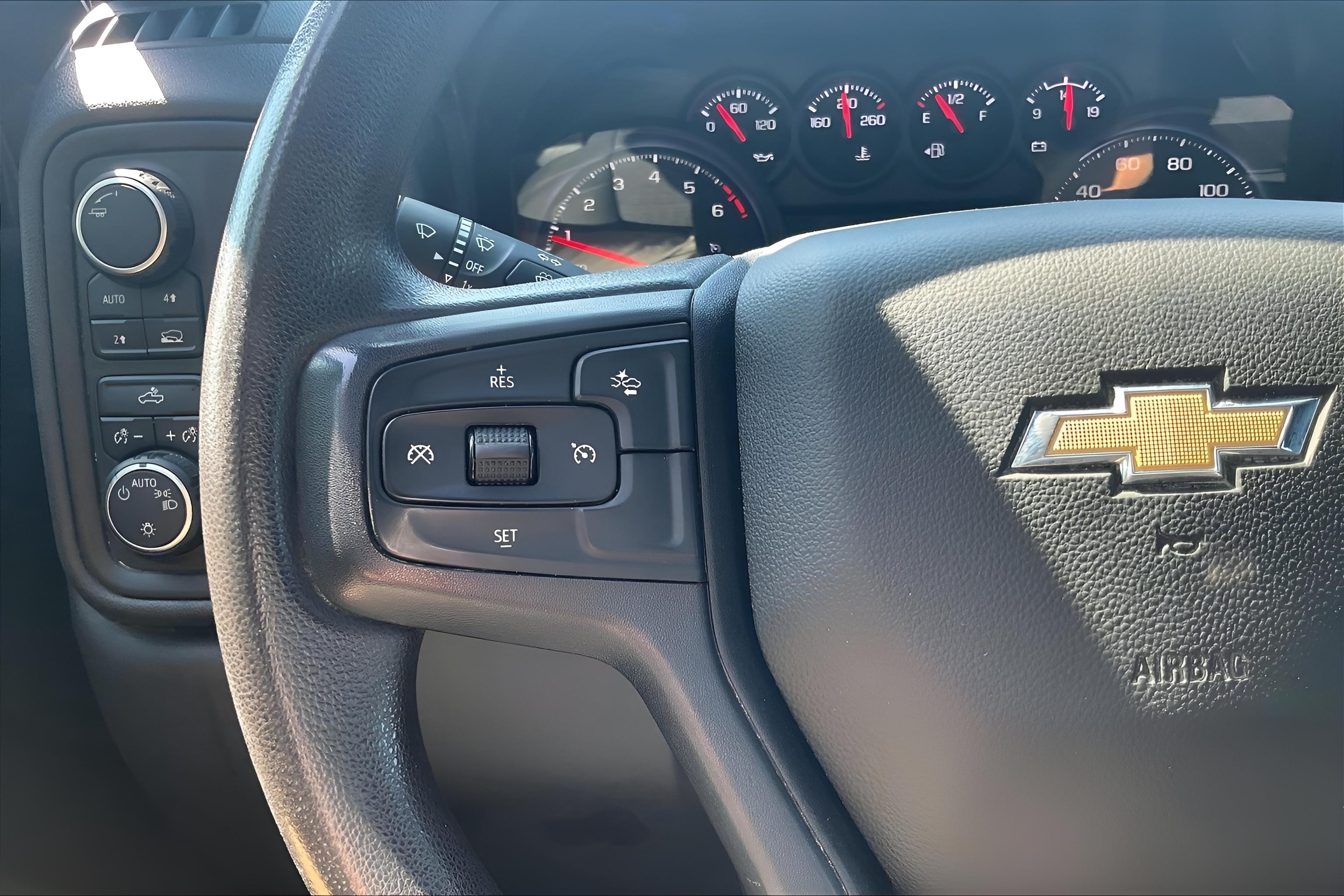 2023 Chevrolet Silverado 1500 Custom