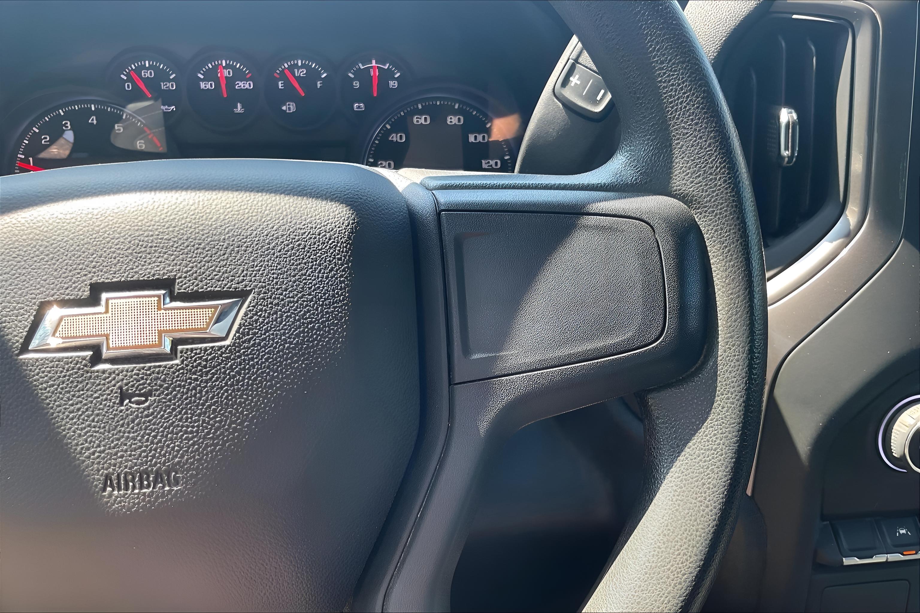 2023 Chevrolet Silverado 1500 Custom