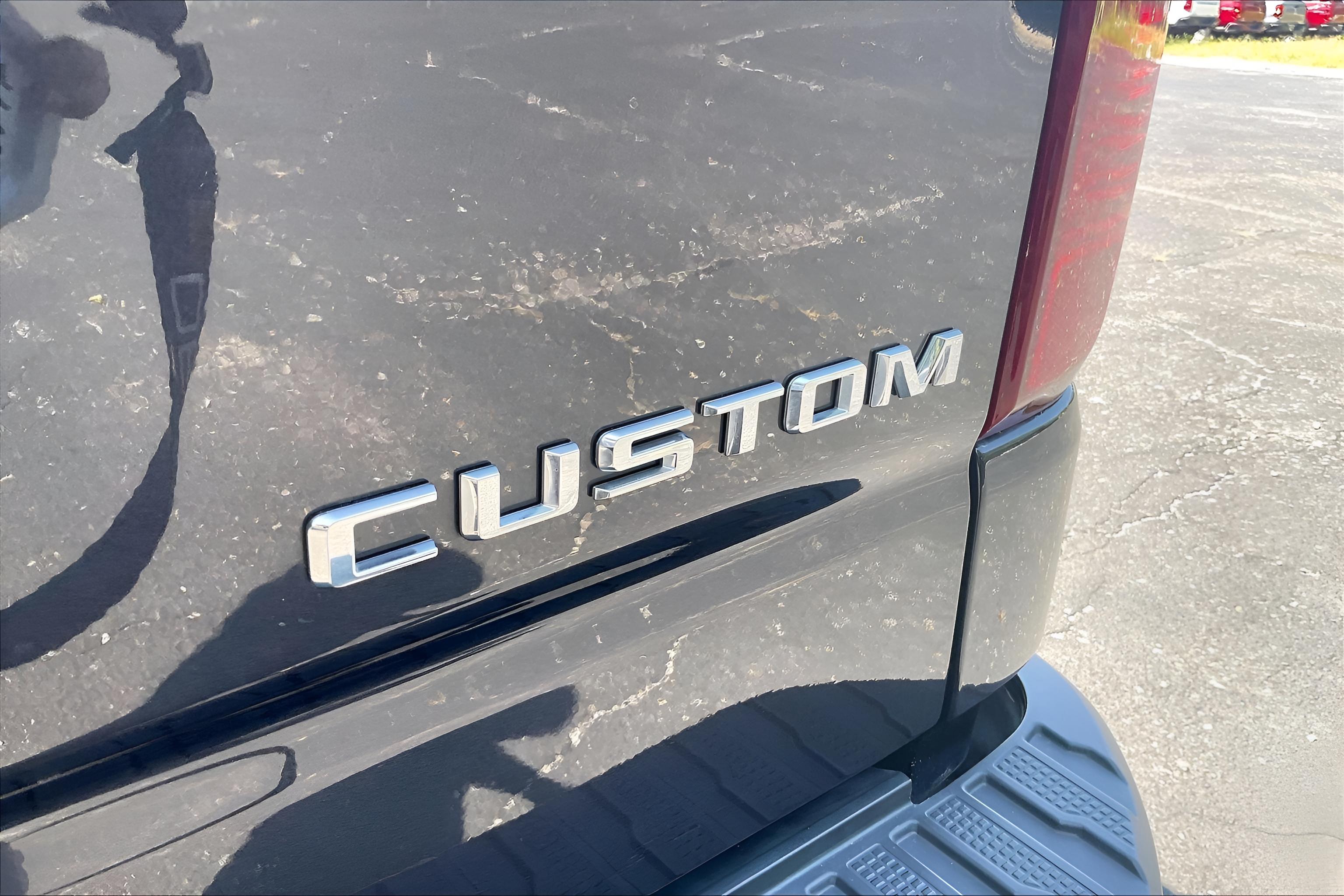 2023 Chevrolet Silverado 1500 Custom