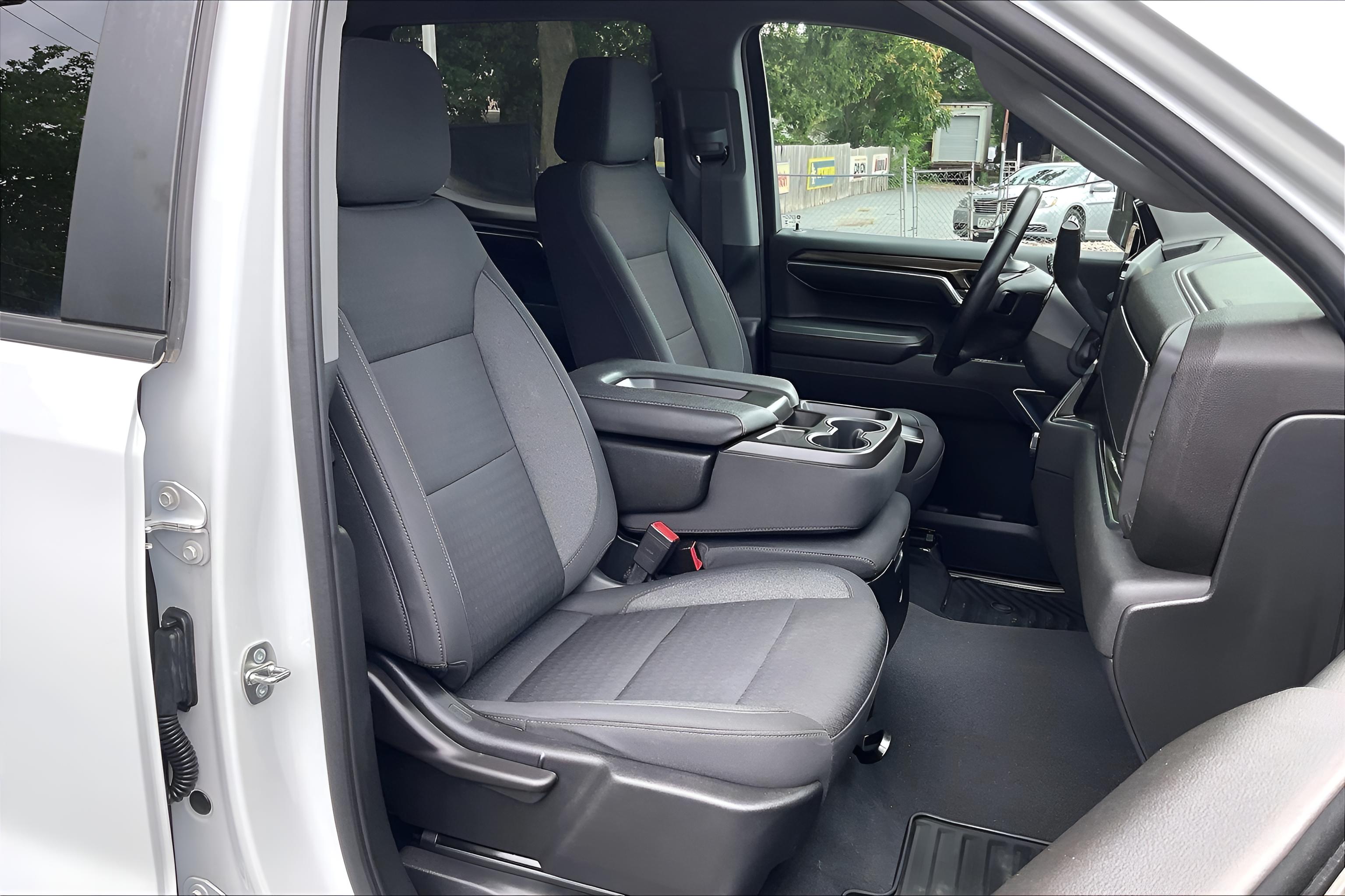 2023 Chevrolet Silverado 1500 LT (2FL)
