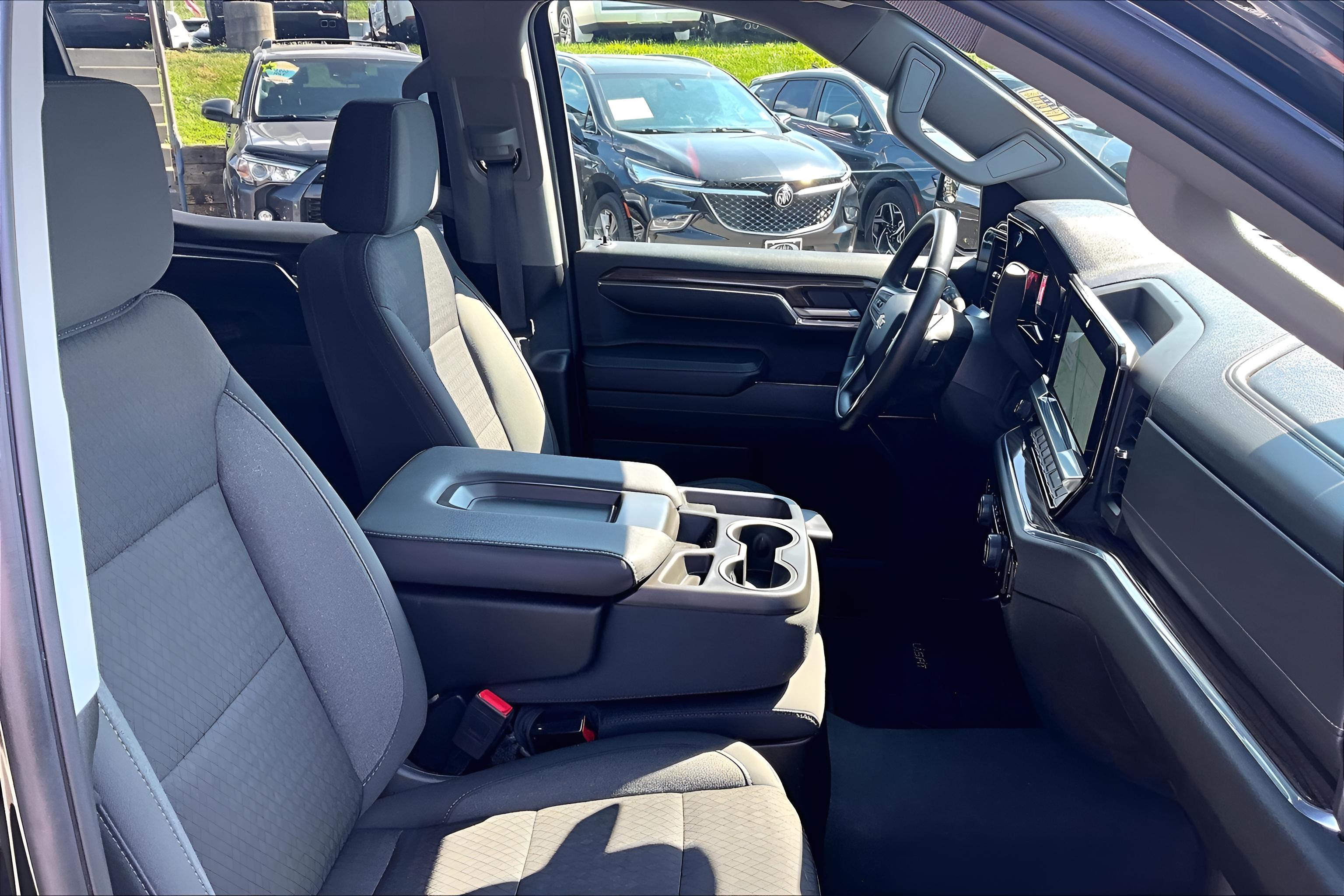 2024 Chevrolet Silverado 1500 LT (2FL)