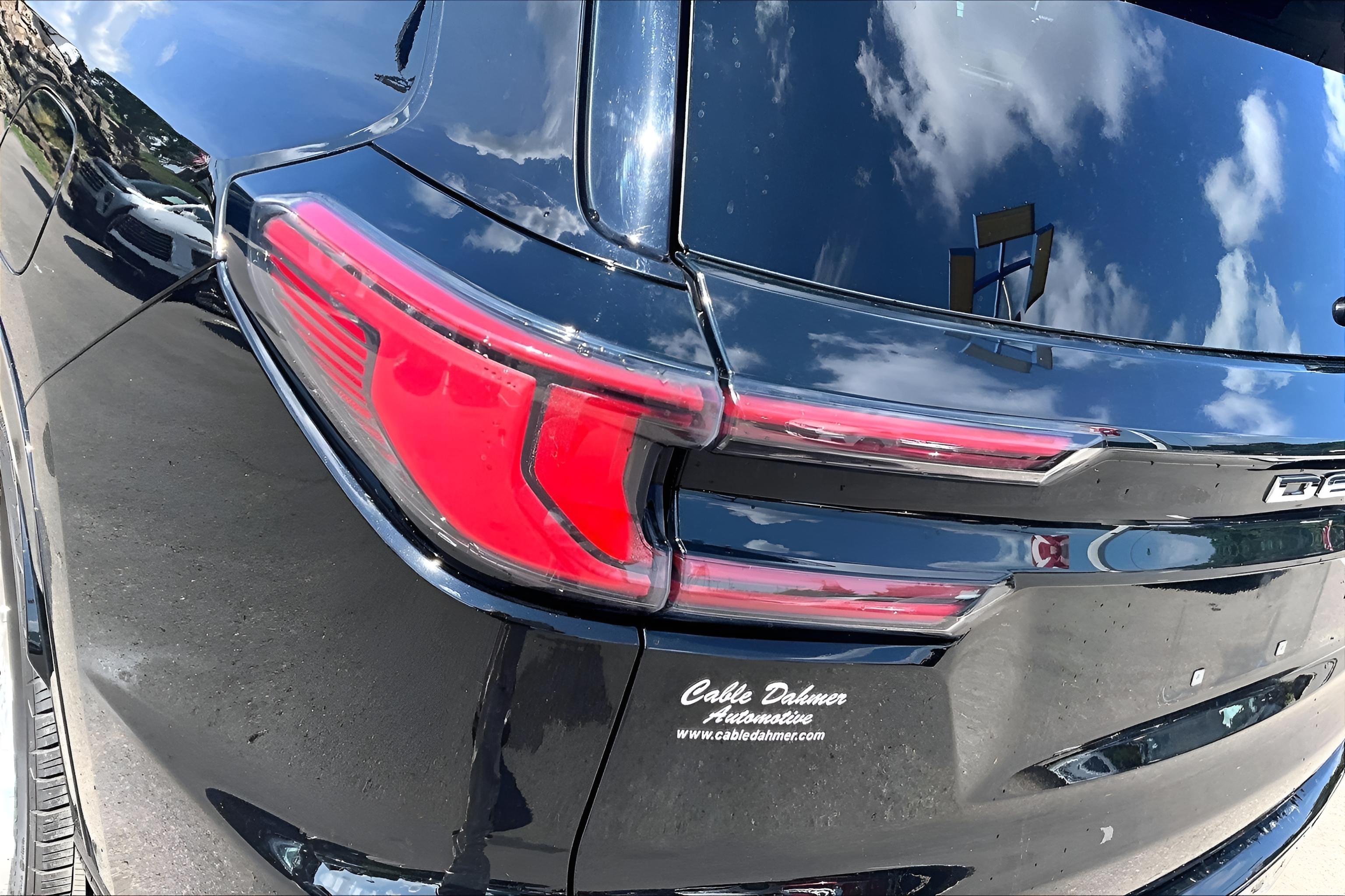 2024 GMC Acadia Denali