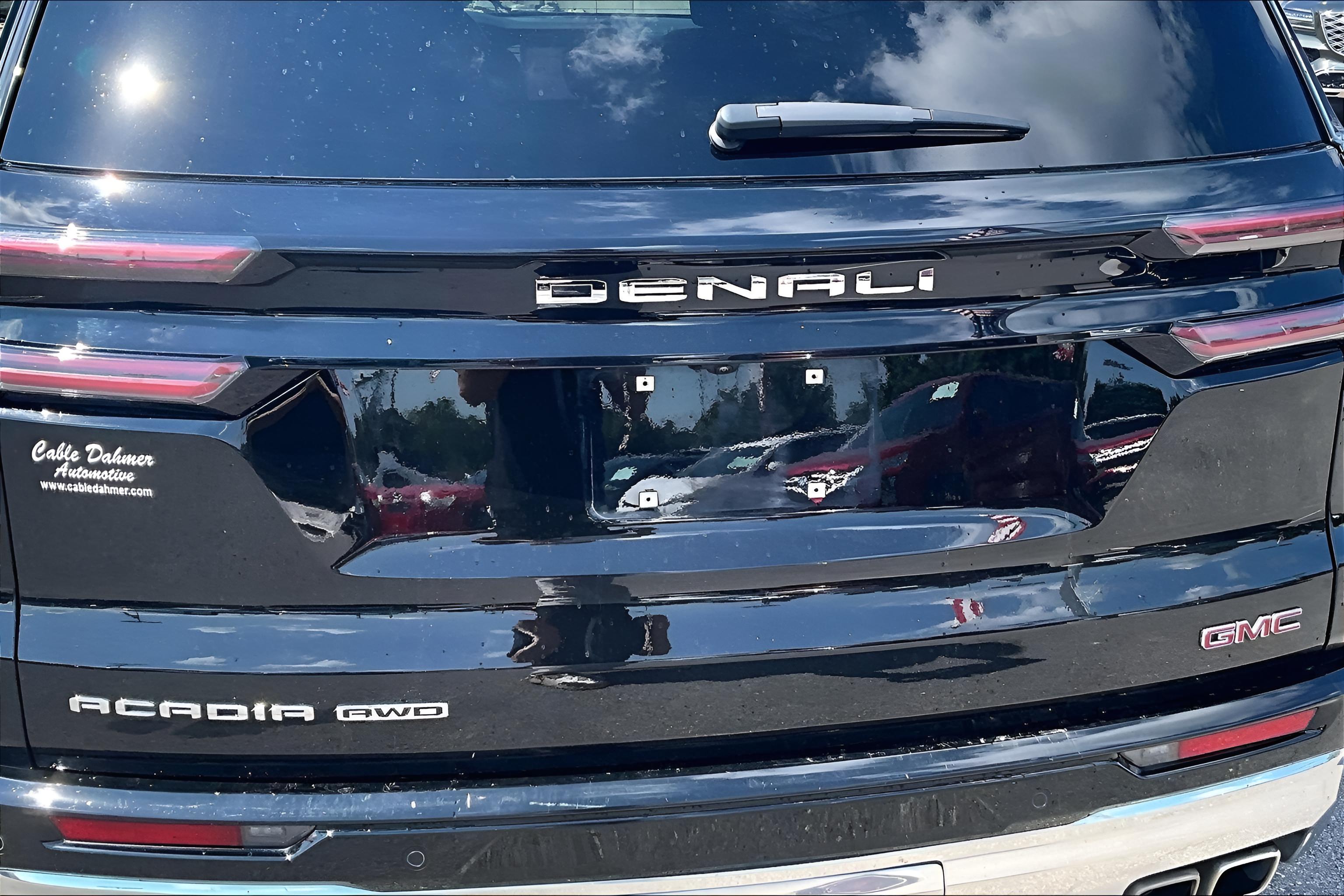 2024 GMC Acadia Denali