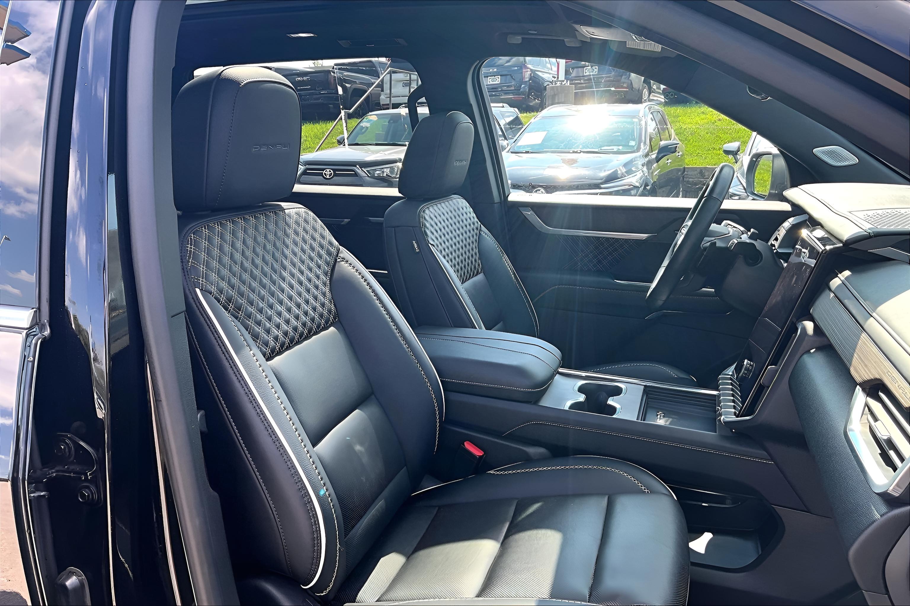 2024 GMC Acadia Denali
