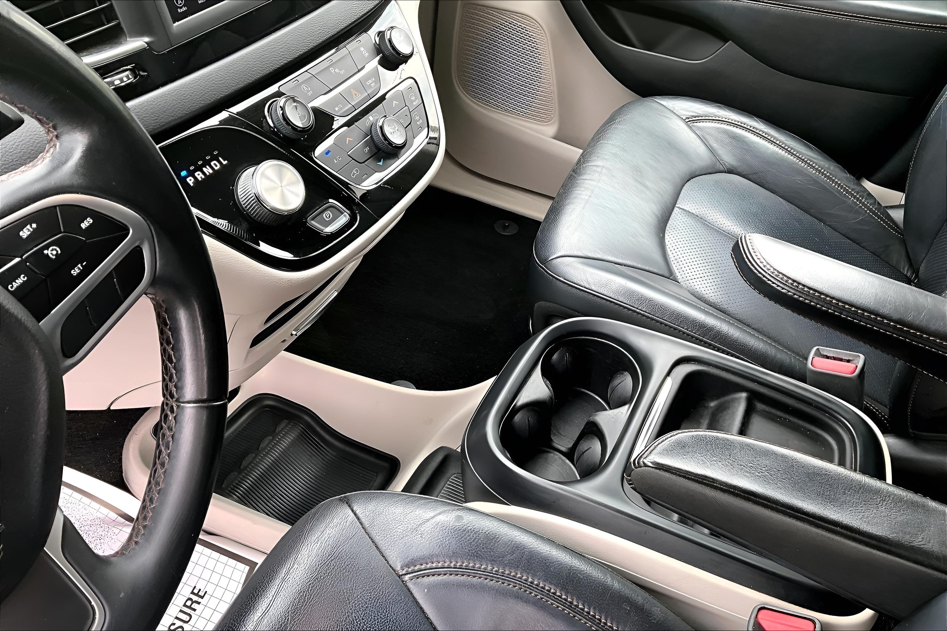 2018 Chrysler Pacifica Touring L