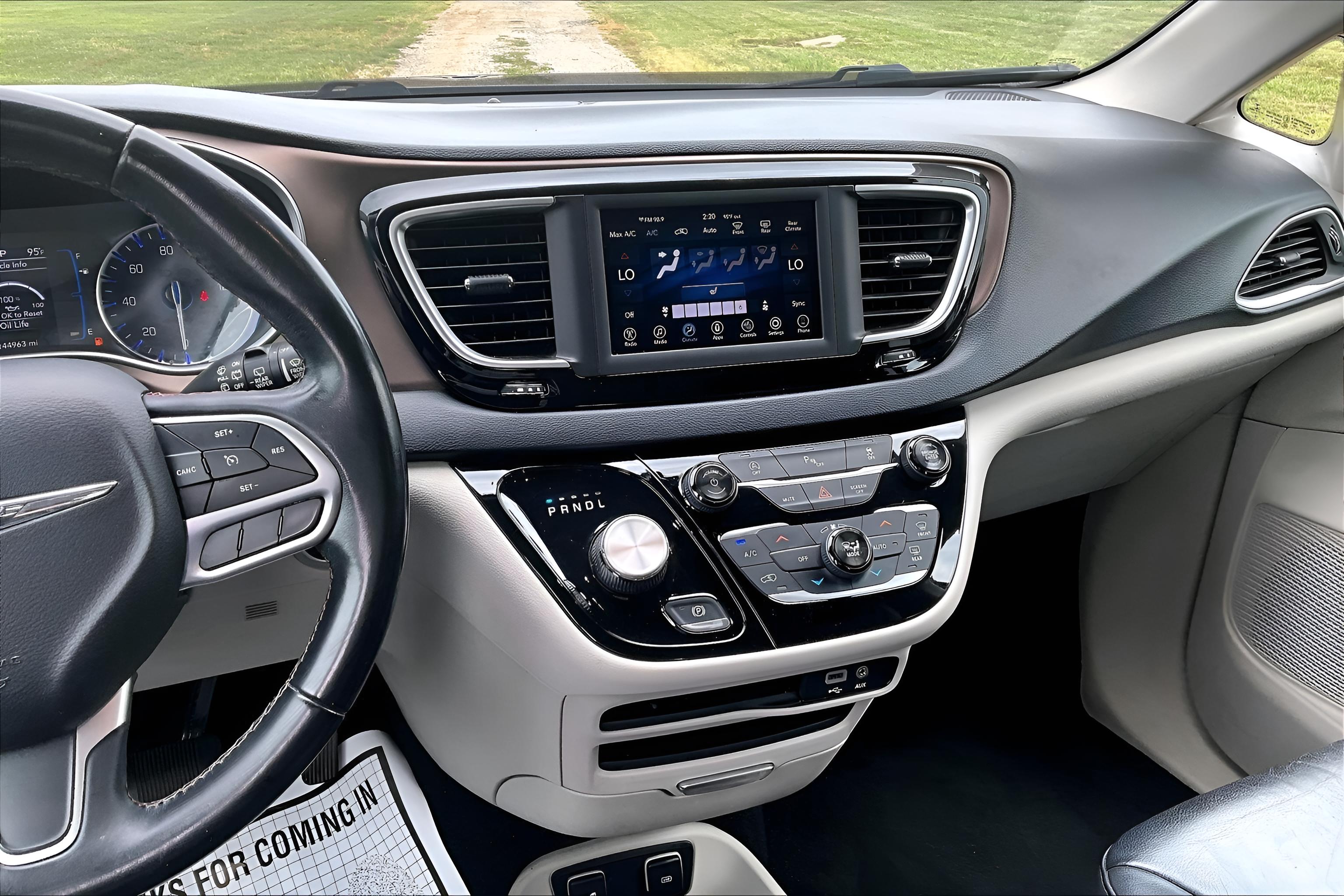 2018 Chrysler Pacifica Touring L