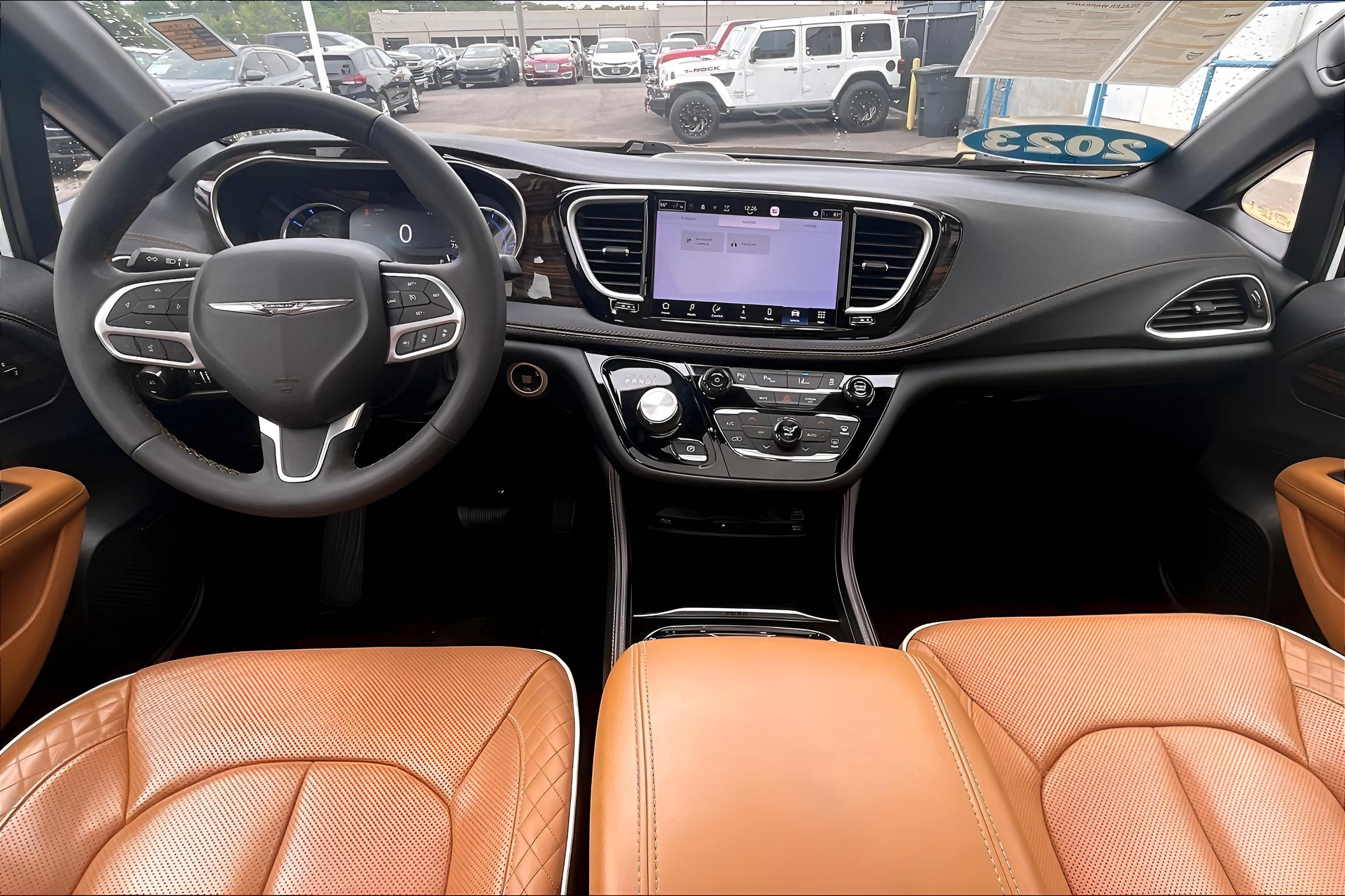 2023 Chrysler Pacifica Hybrid Pinnacle