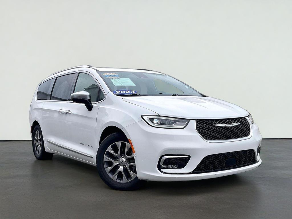 2023 Chrysler Pacifica Hybrid Pinnacle
