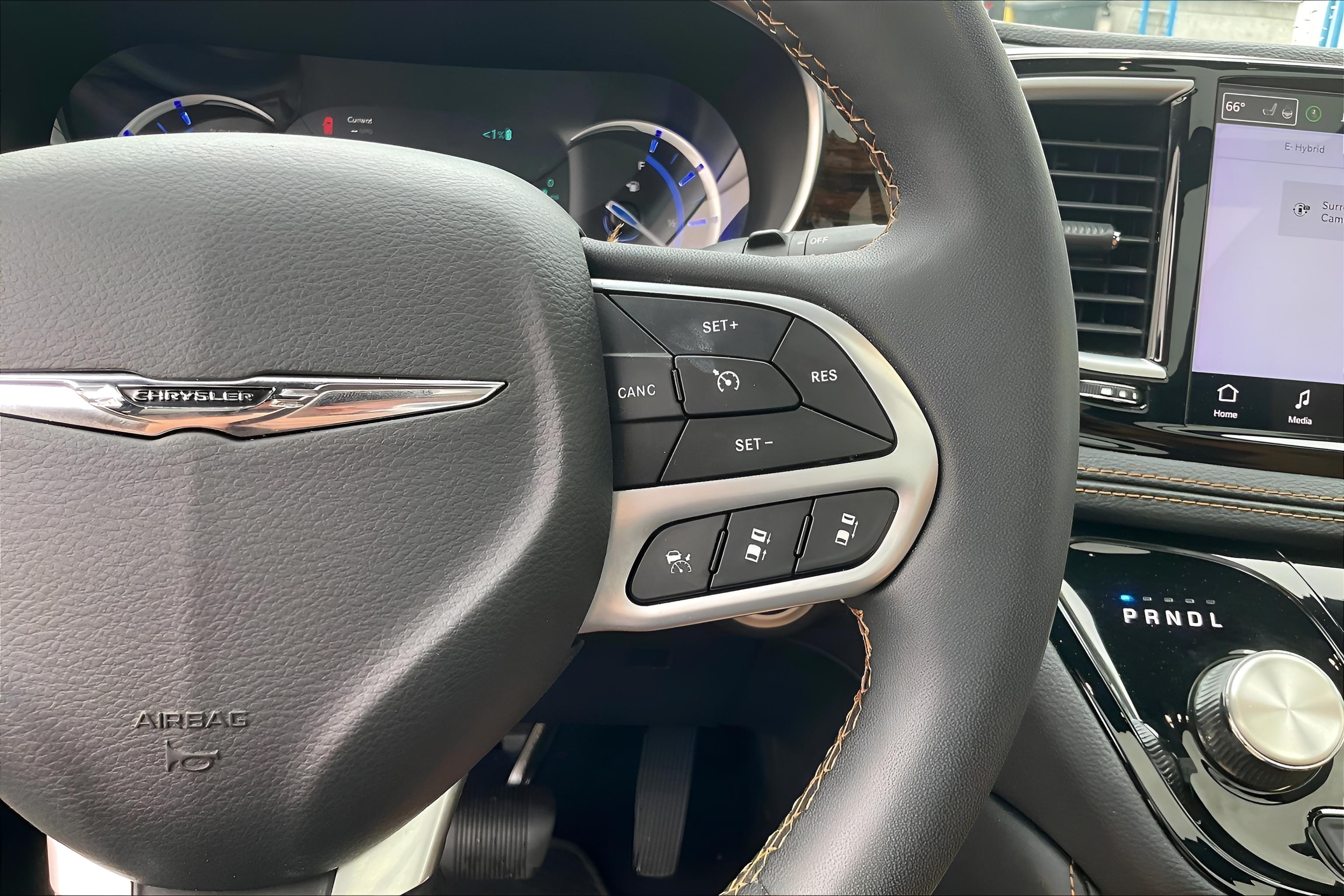 2023 Chrysler Pacifica Hybrid Pinnacle