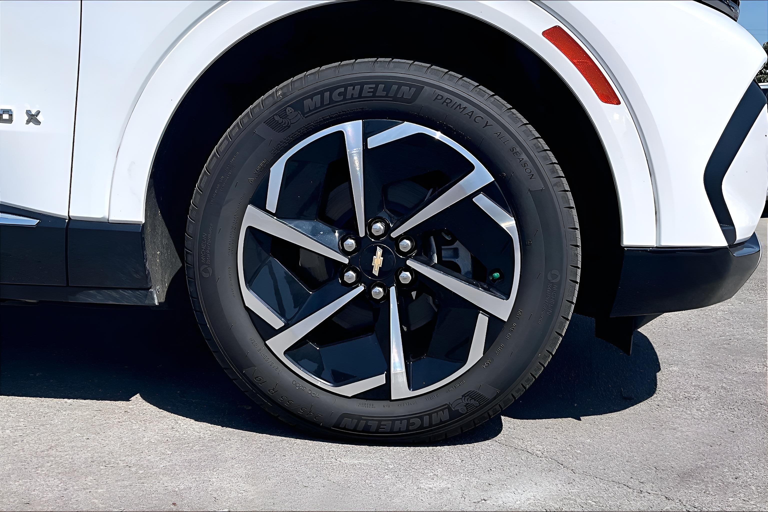 2025 Chevrolet Equinox EV LT