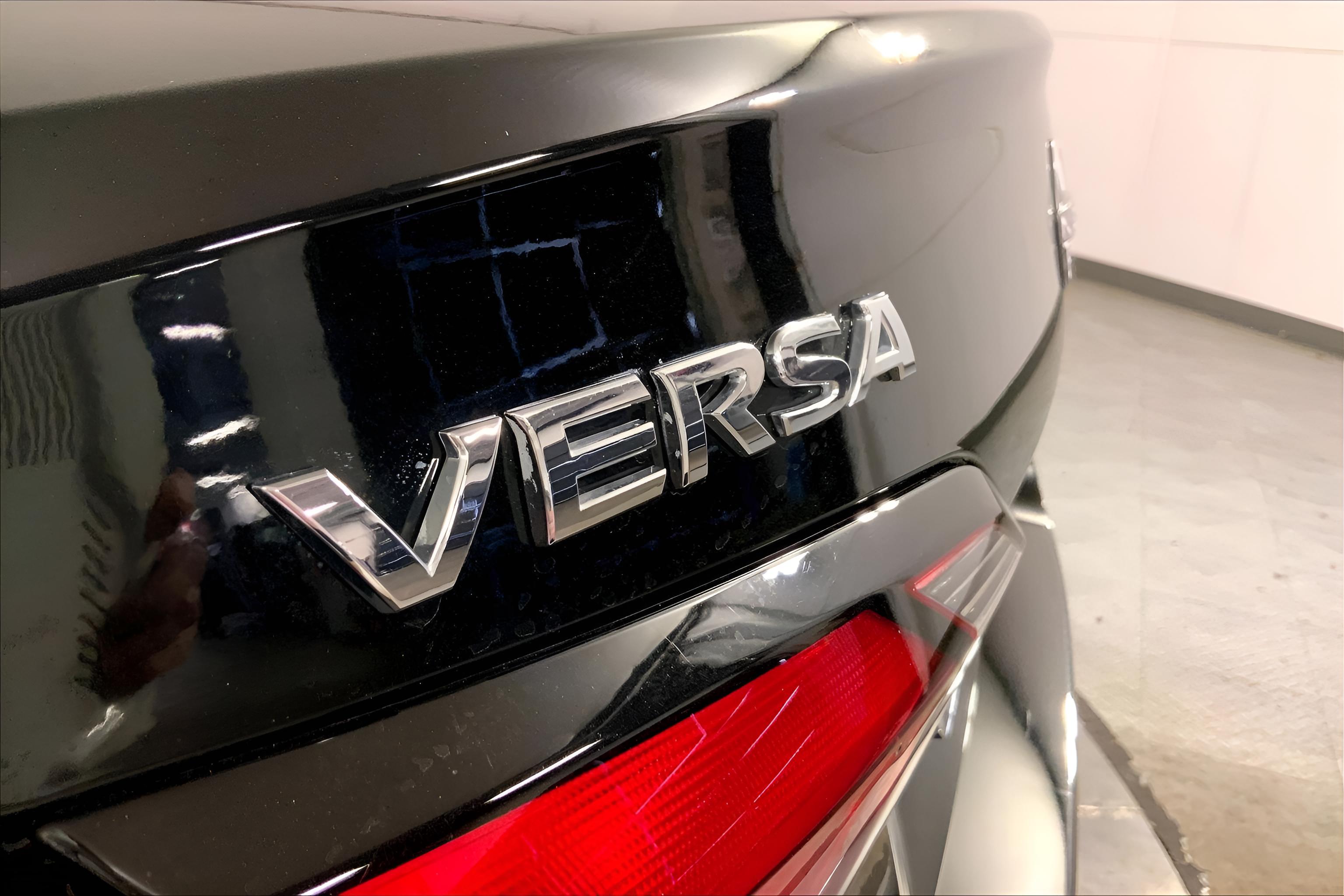 2025 Nissan Versa SV