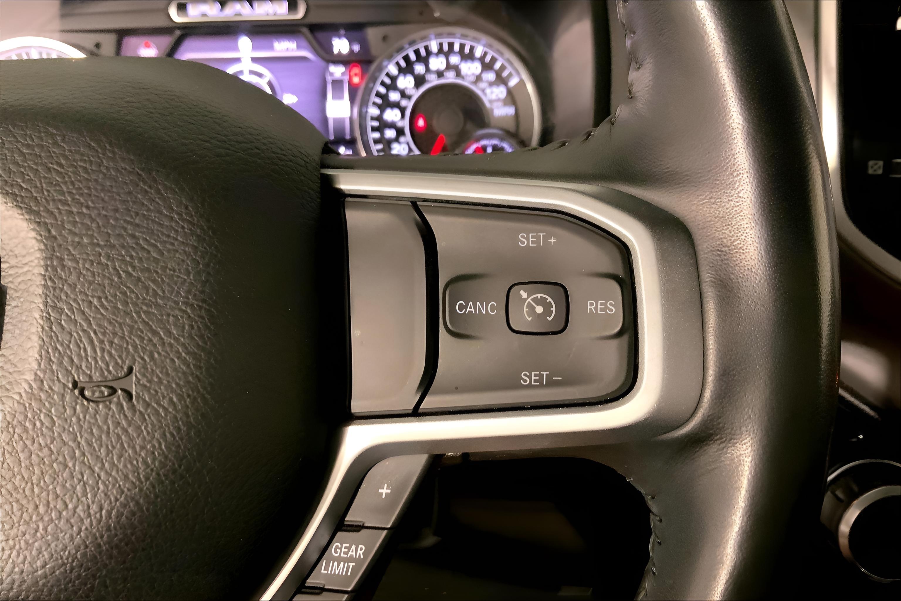 2022 RAM 1500 Big Horn Crew Cab 4x4 5'7' Box