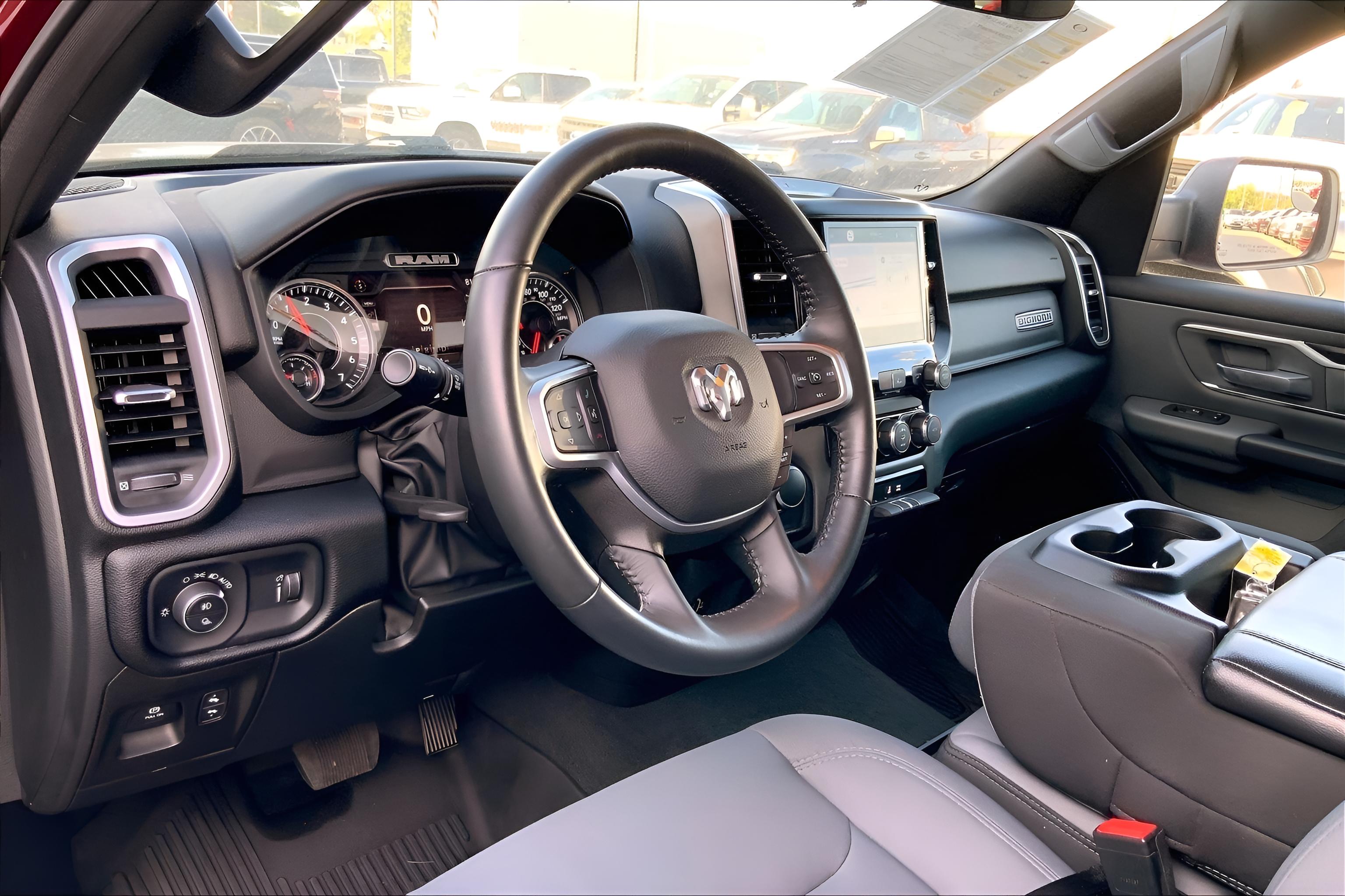 2022 RAM 1500 Big Horn Crew Cab 4x4 5'7' Box