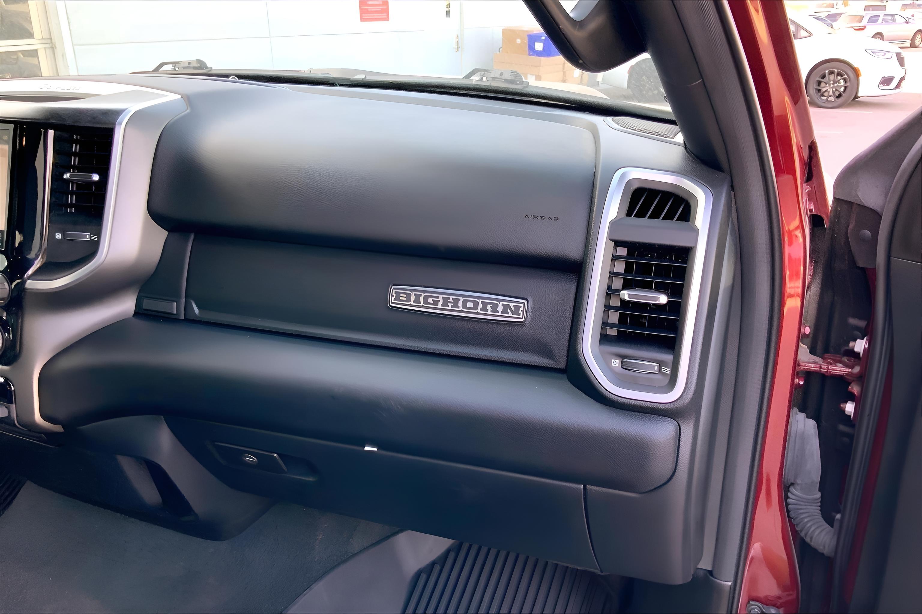 2022 RAM 1500 Big Horn Crew Cab 4x4 5'7' Box