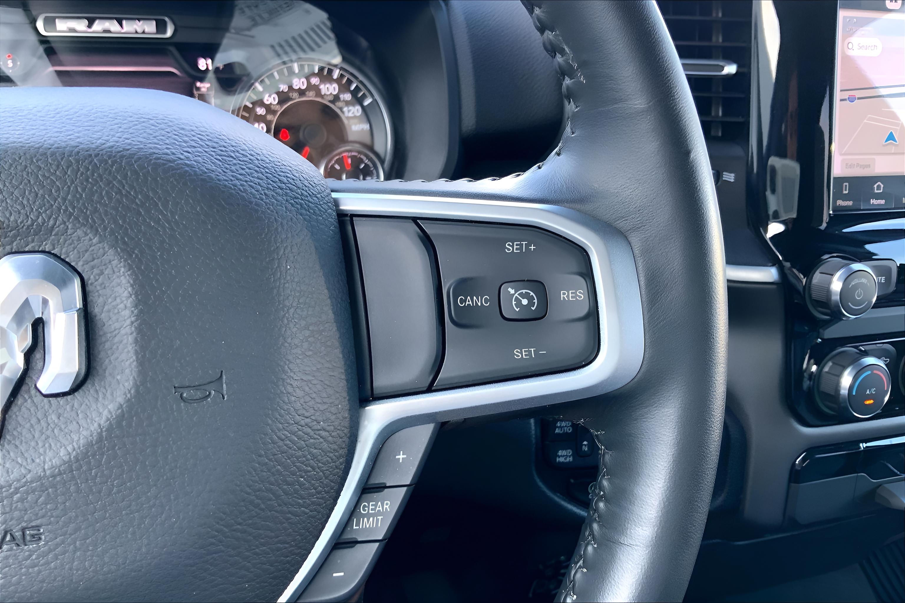 2022 RAM 1500 Big Horn Crew Cab 4x4 5'7' Box
