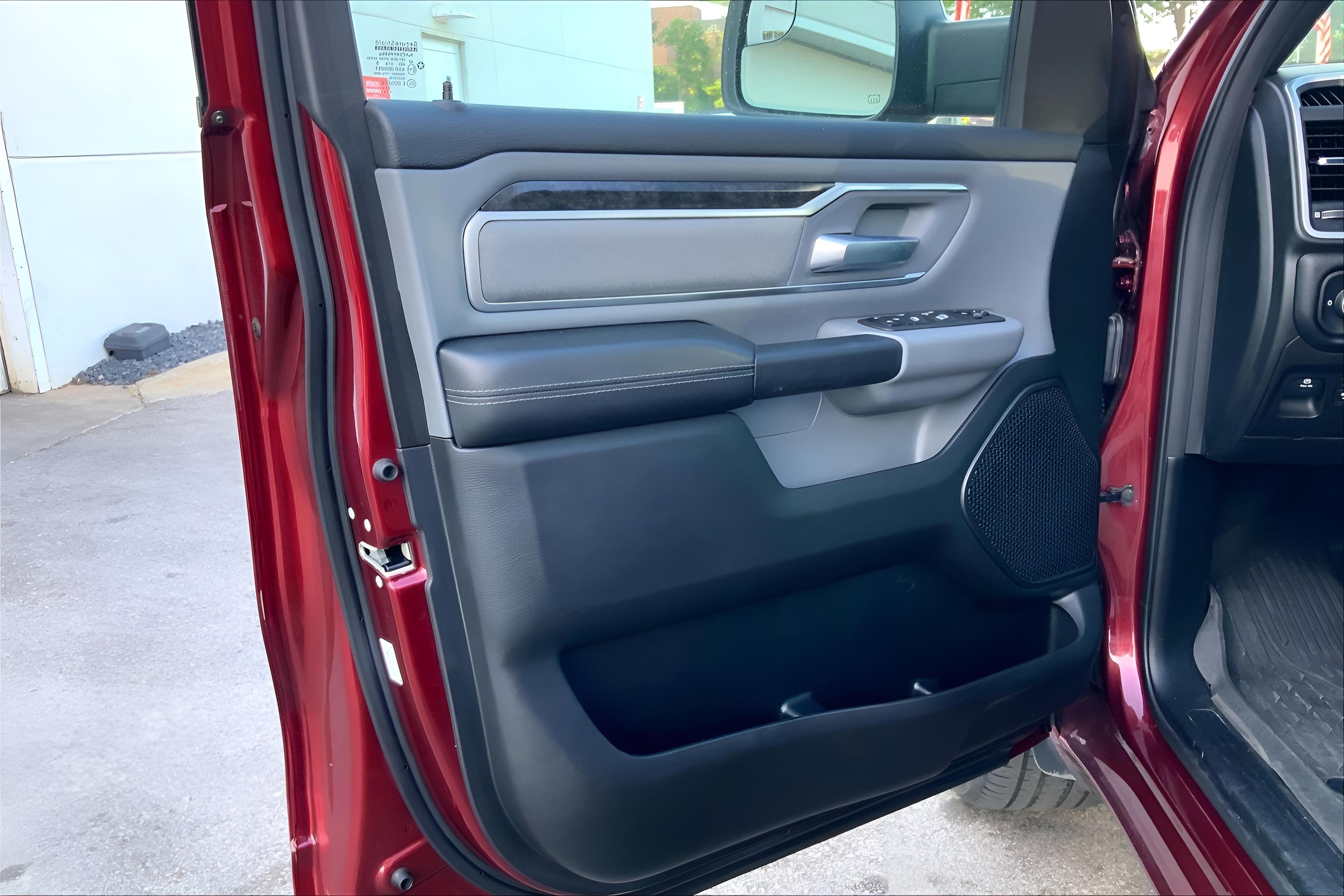 2022 RAM 1500 Big Horn Crew Cab 4x4 5'7' Box