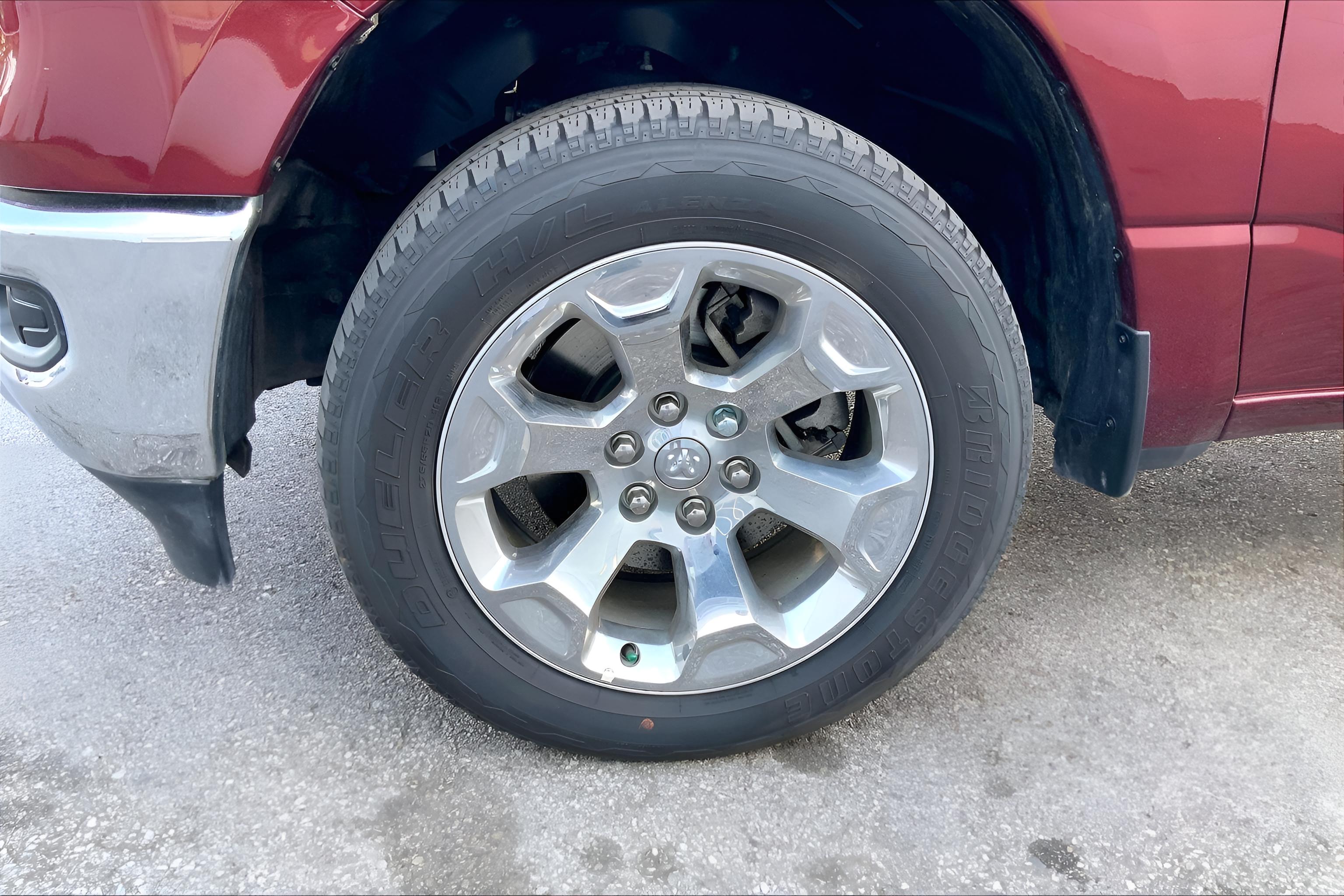 2022 RAM 1500 Big Horn Crew Cab 4x4 5'7' Box