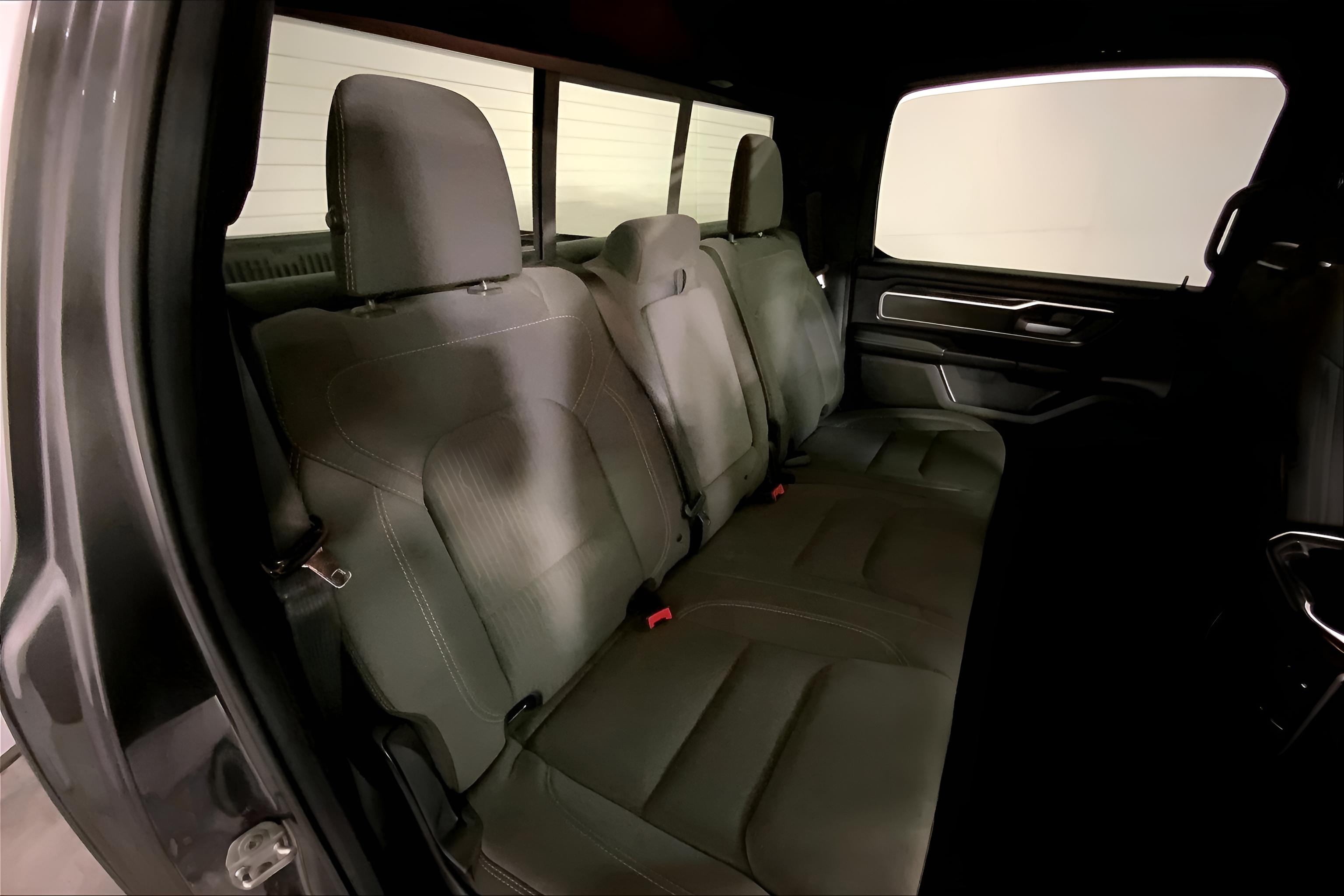 2022 RAM 1500 Big Horn Crew Cab 4x4 5'7' Box