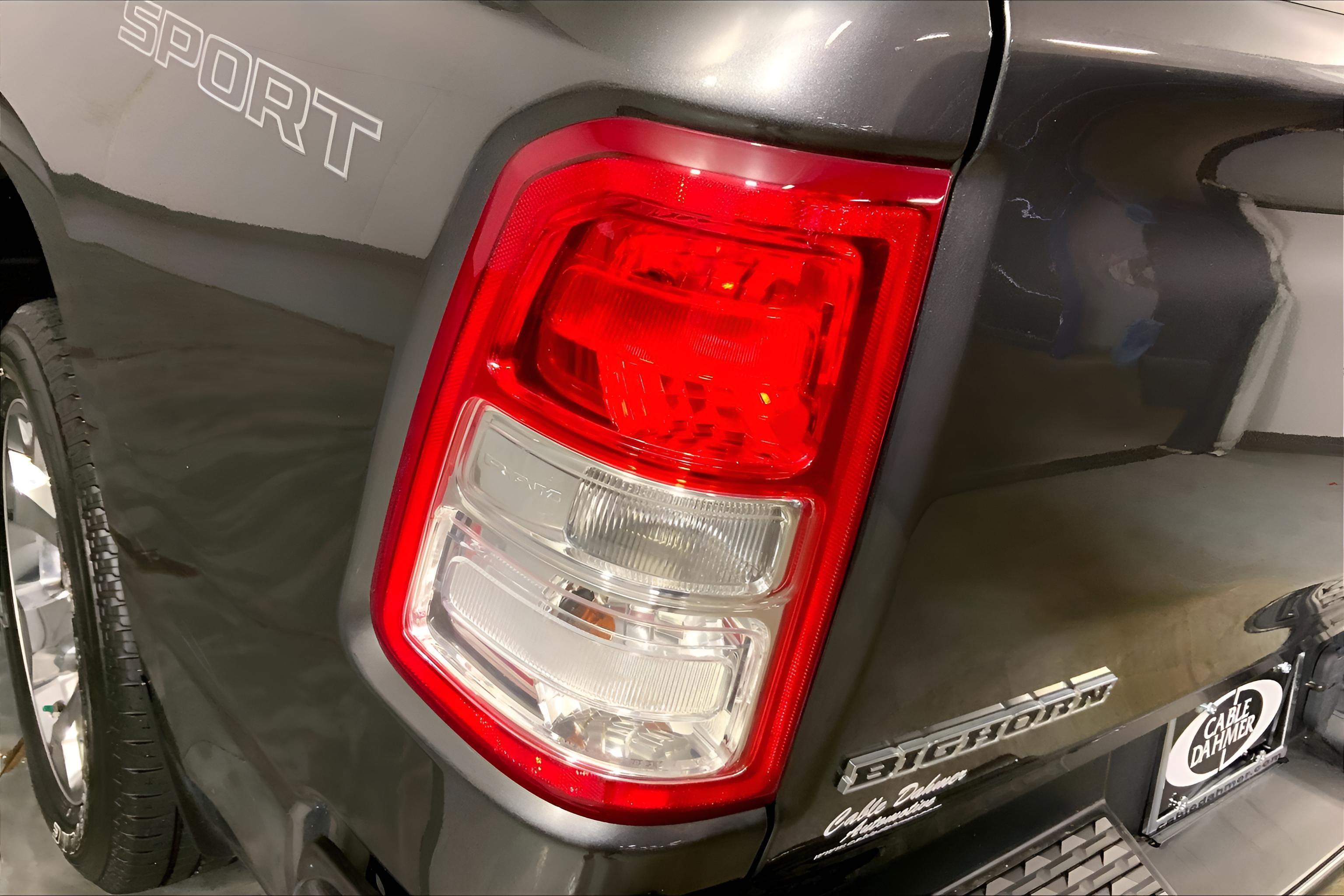 2022 RAM 1500 Big Horn Crew Cab 4x4 5'7' Box