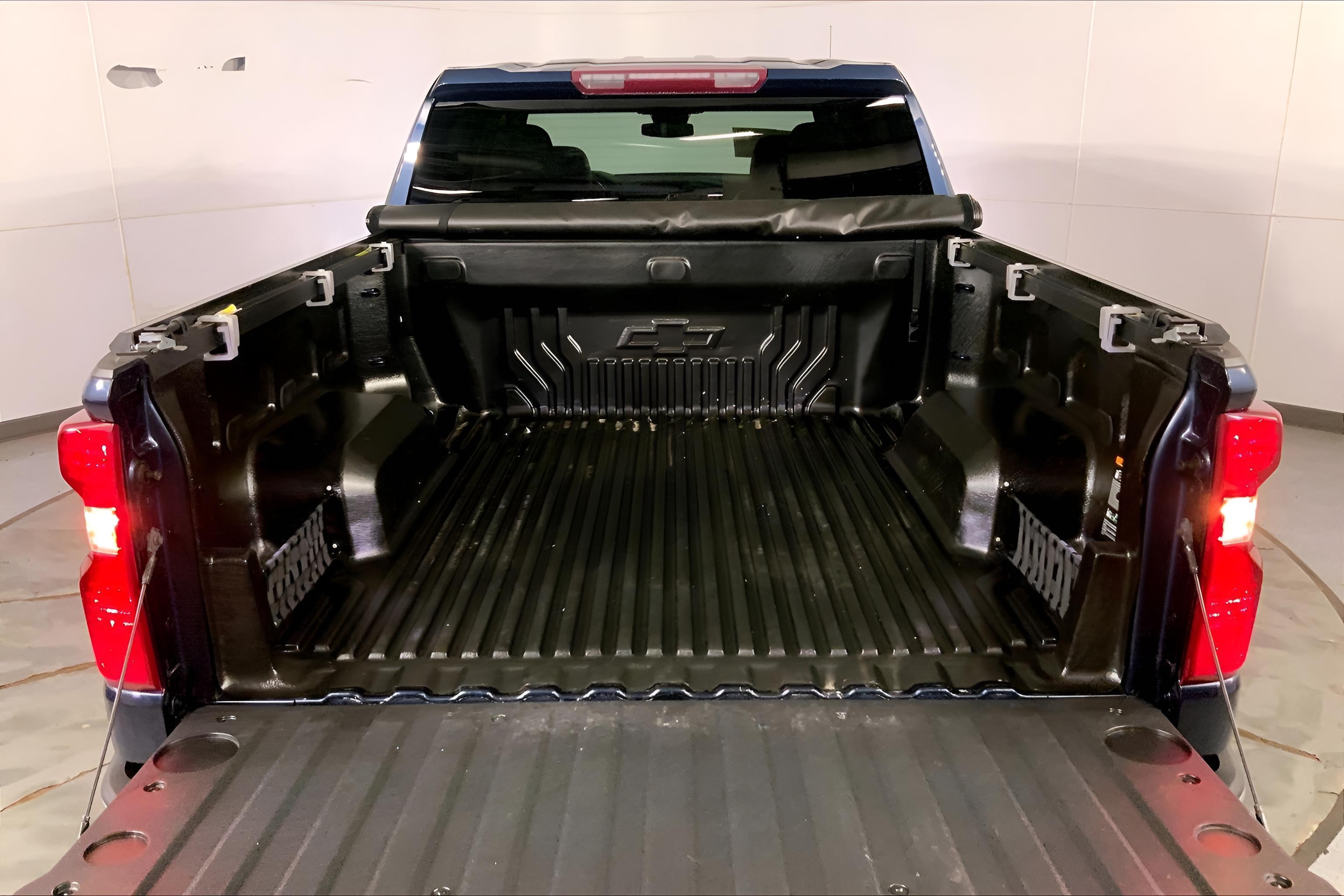 2022 Chevrolet Silverado 1500 4WD Crew Cab Short Bed LT with 2FL