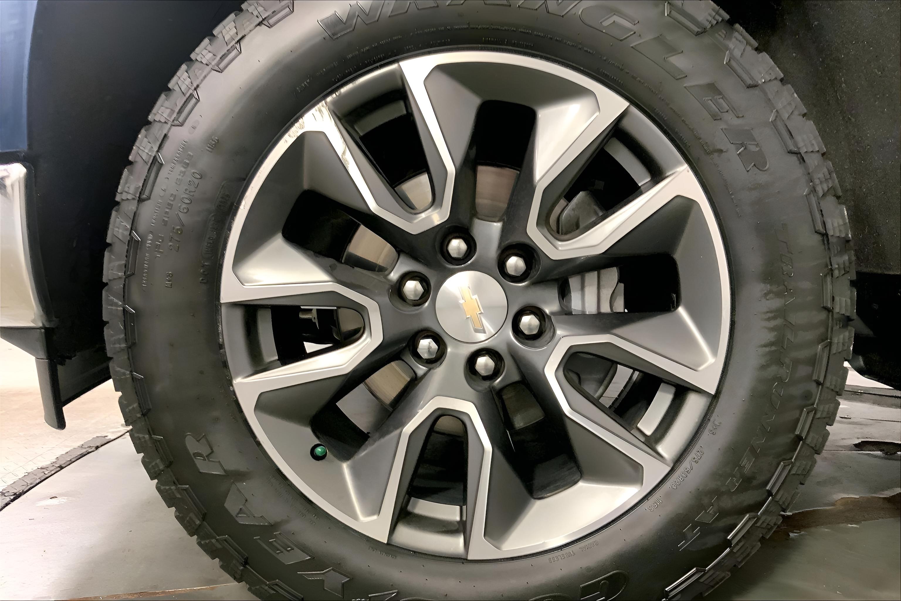 2022 Chevrolet Silverado 1500 4WD Crew Cab Short Bed LT with 2FL