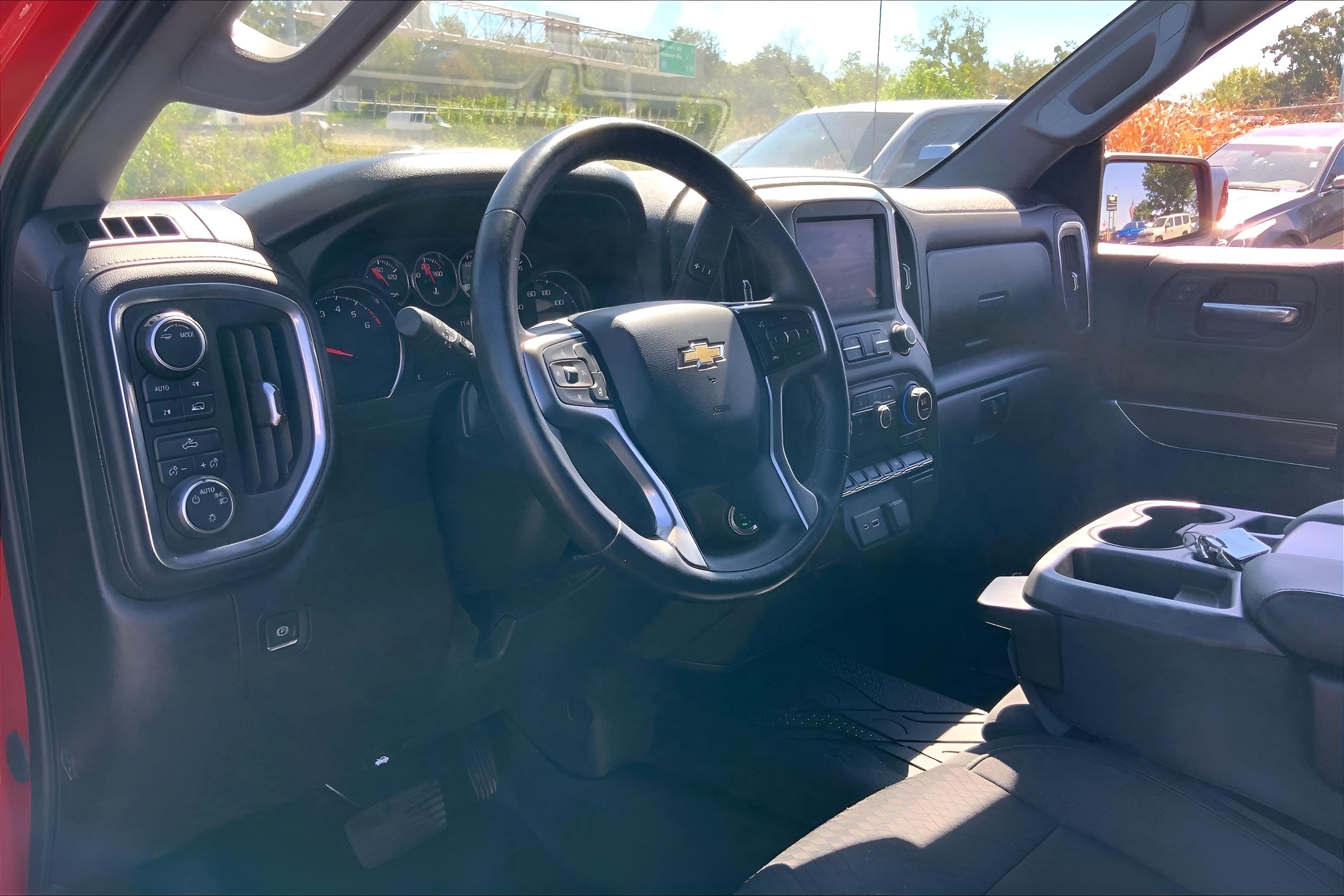 2021 Chevrolet Silverado 1500 4WD Crew Cab Short Bed LT