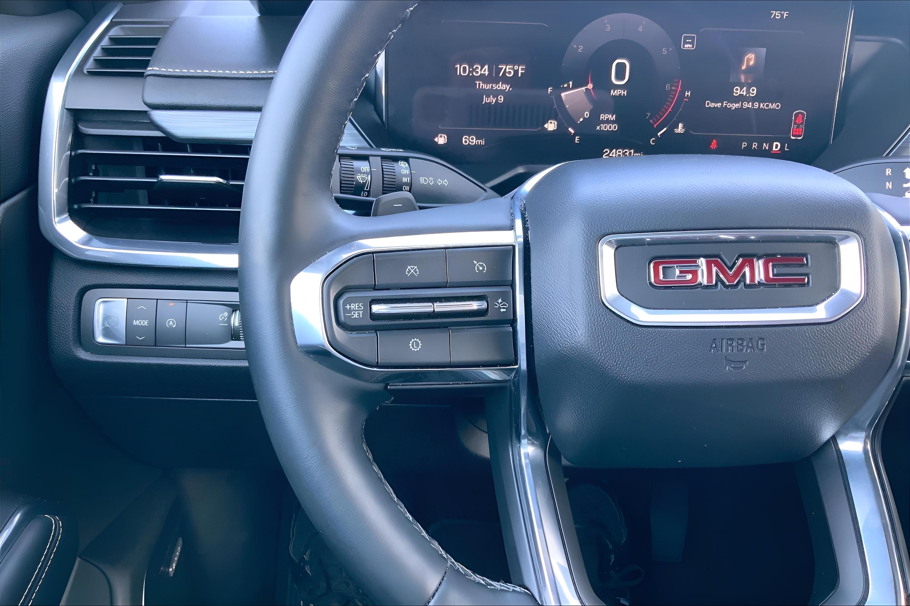 2025 GMC Acadia FWD Elevation