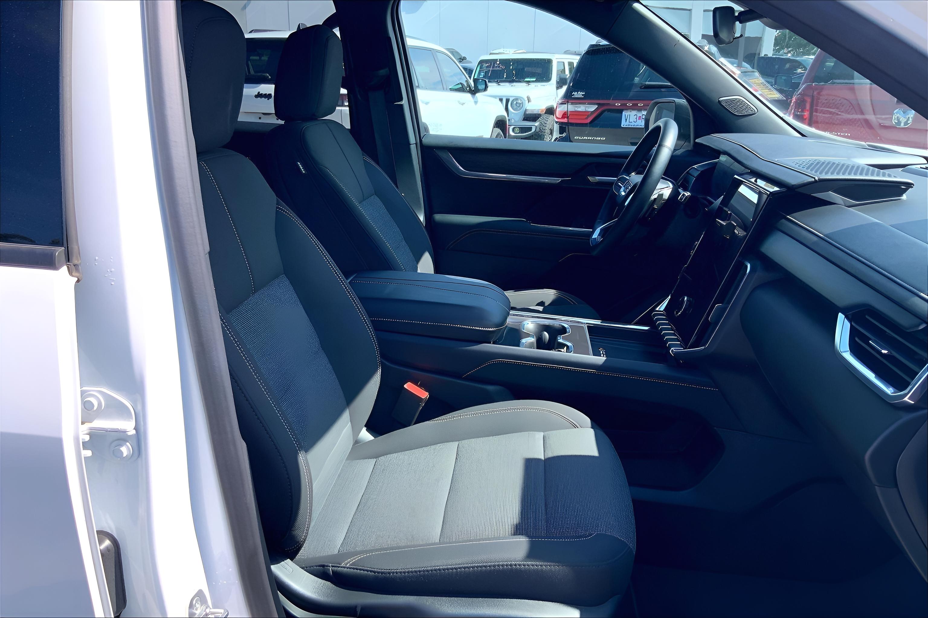 2025 GMC Acadia FWD Elevation