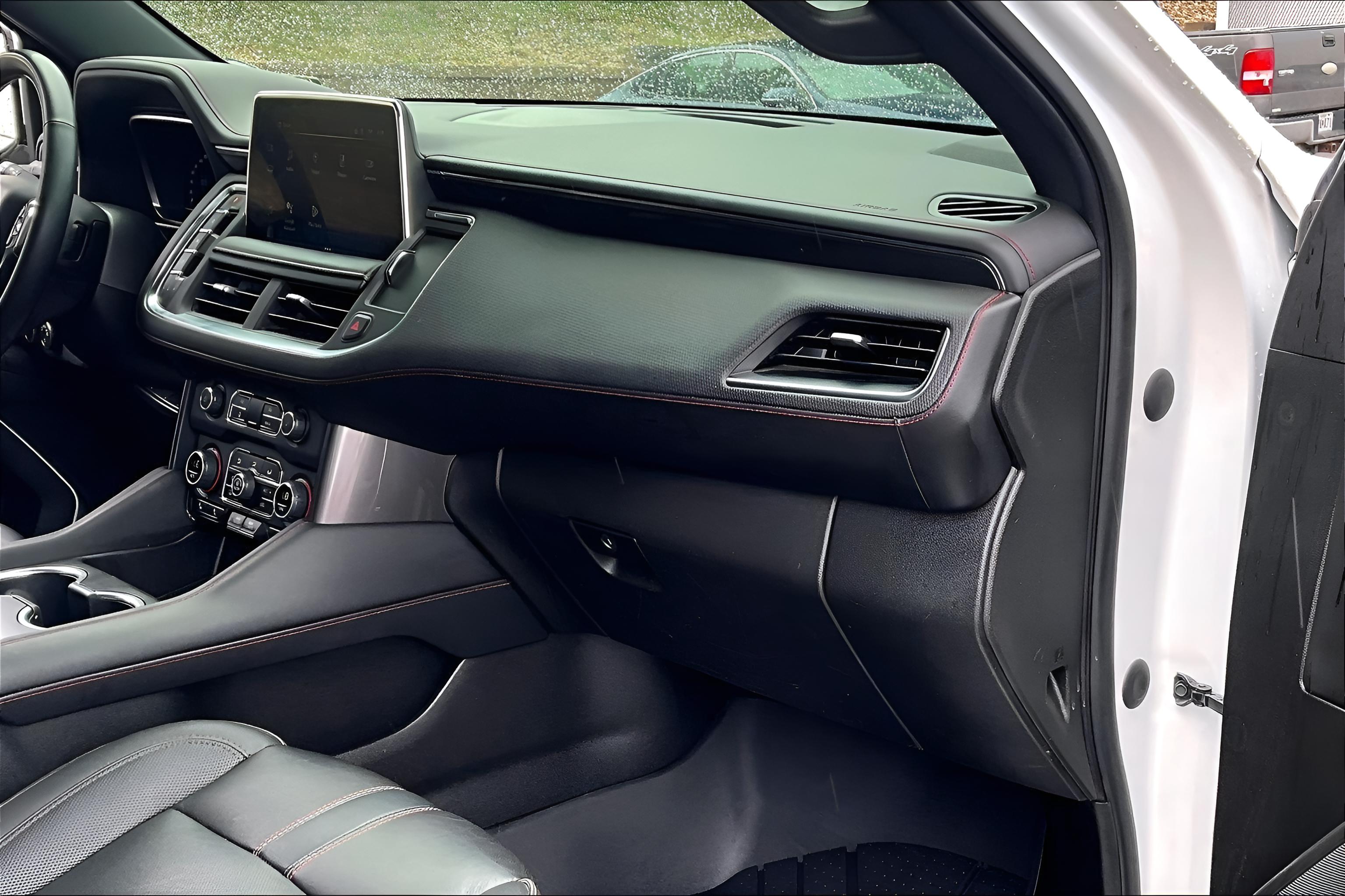 2023 Chevrolet Suburban 4WD RST