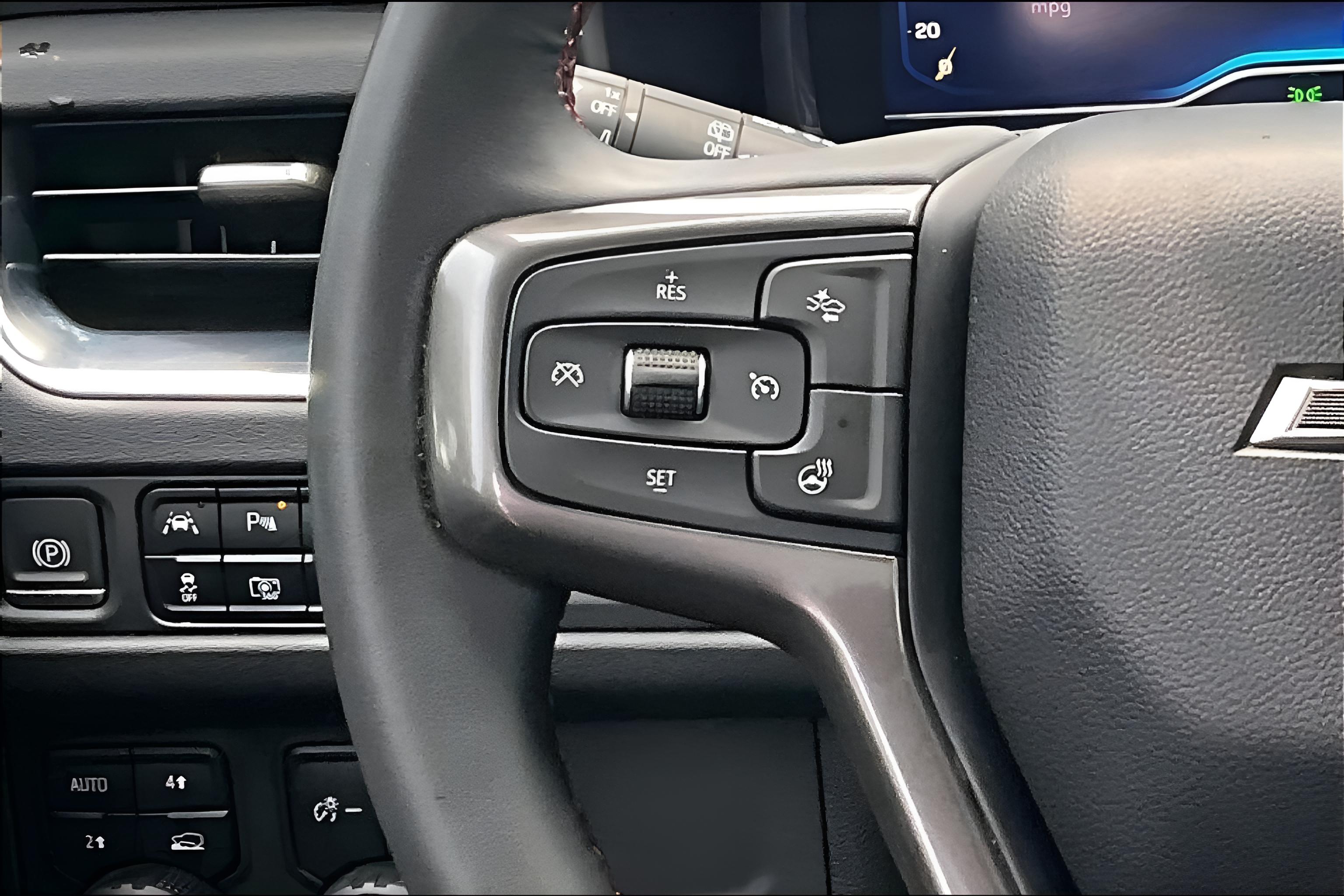 2023 Chevrolet Suburban 4WD RST