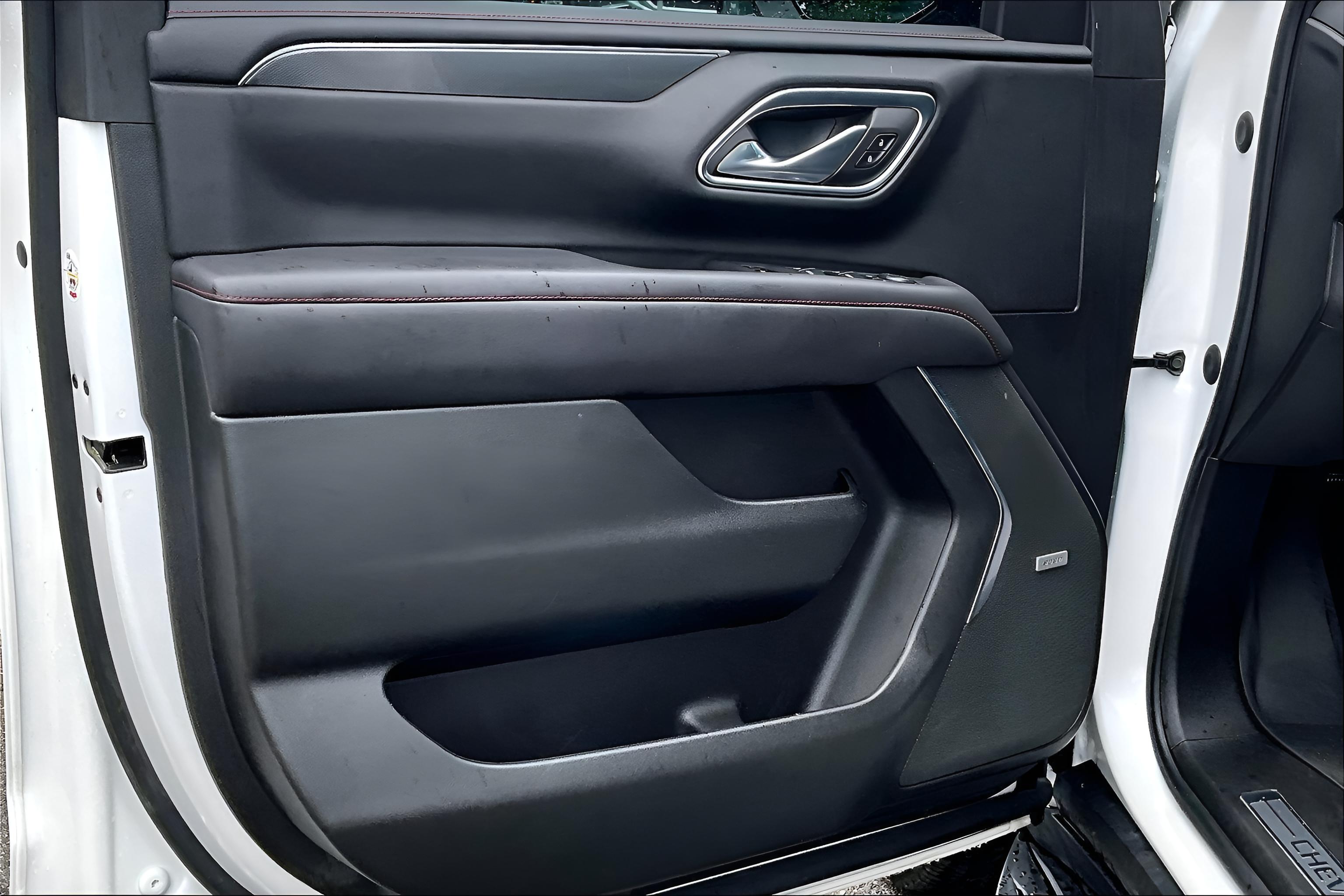 2023 Chevrolet Suburban 4WD RST
