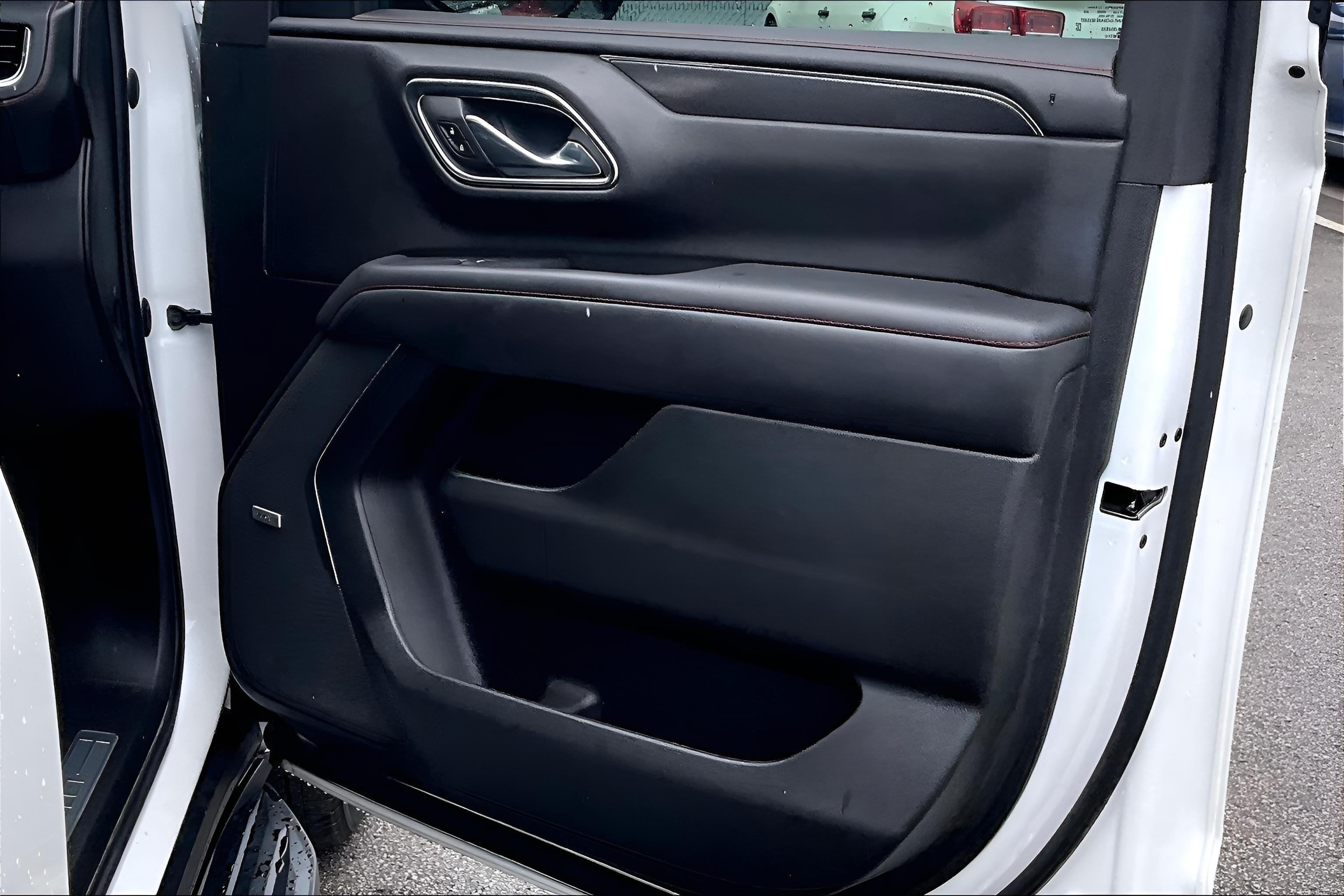 2023 Chevrolet Suburban 4WD RST