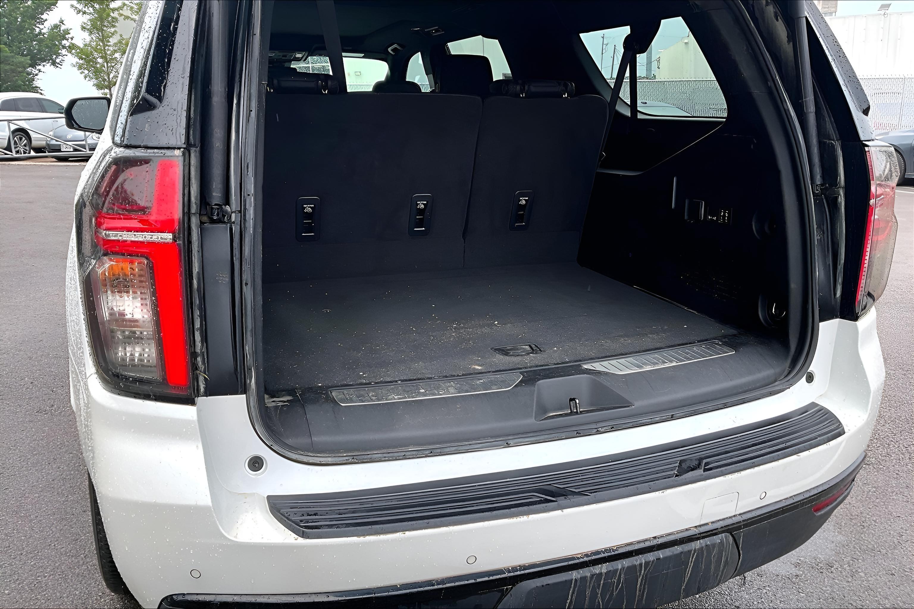 2023 Chevrolet Suburban 4WD RST