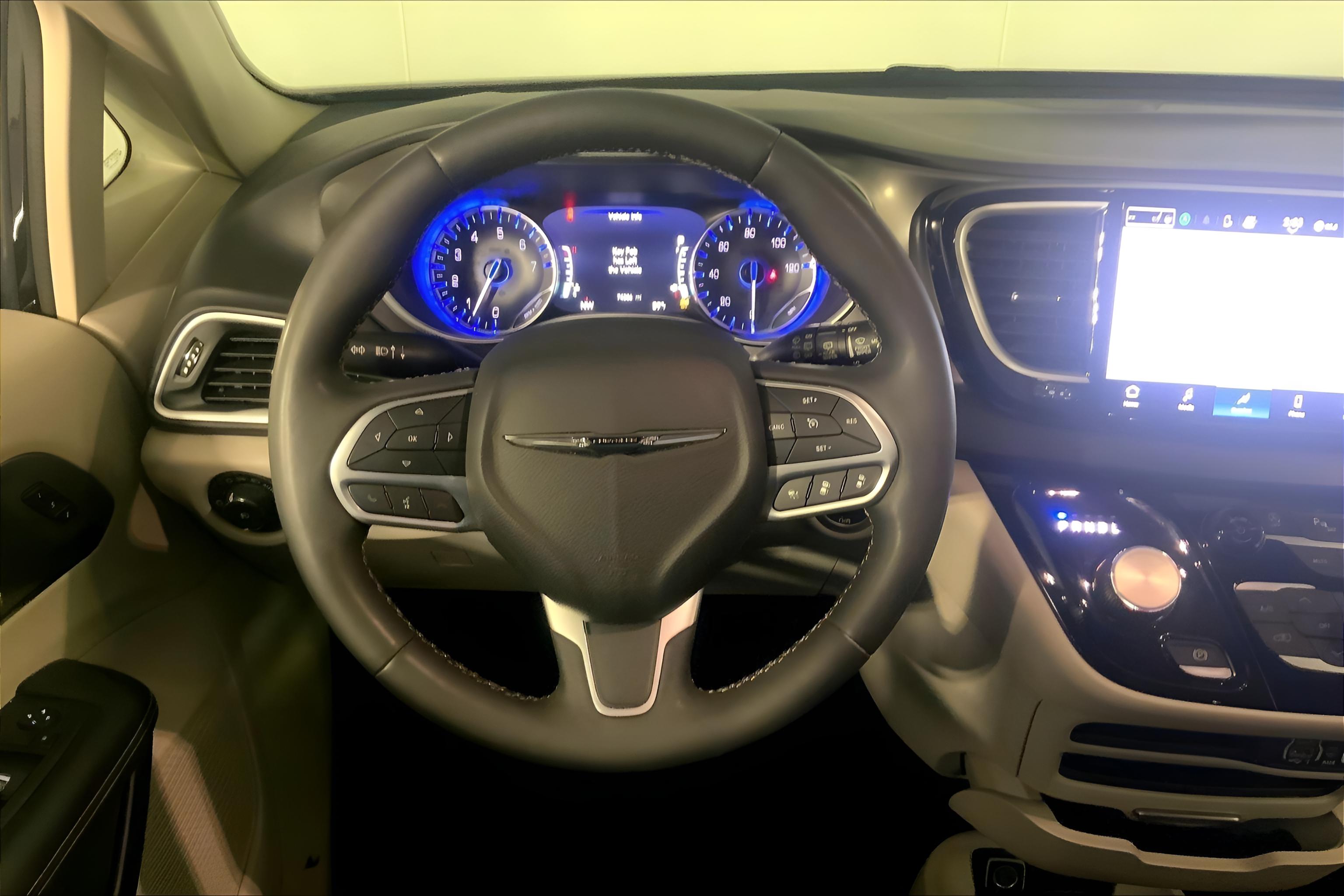 2024 Chrysler Pacifica Touring L