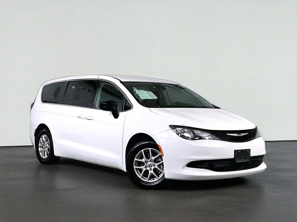 2024 Chrysler Voyager LX