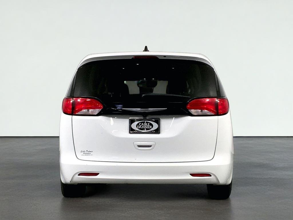 2024 Chrysler Voyager LX