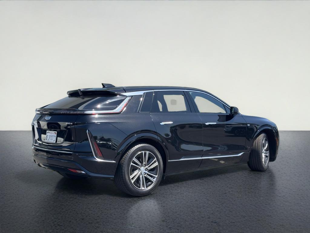 2024 Cadillac LYRIQ Luxury 1