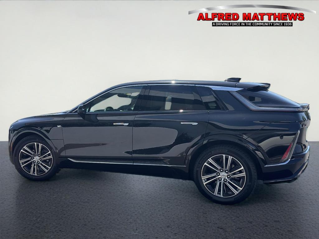 2024 Cadillac LYRIQ Luxury 1