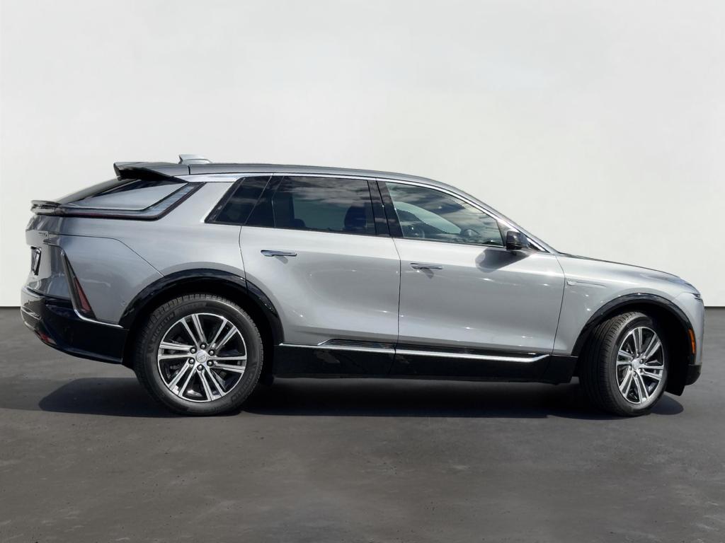 2024 Cadillac LYRIQ Luxury 1
