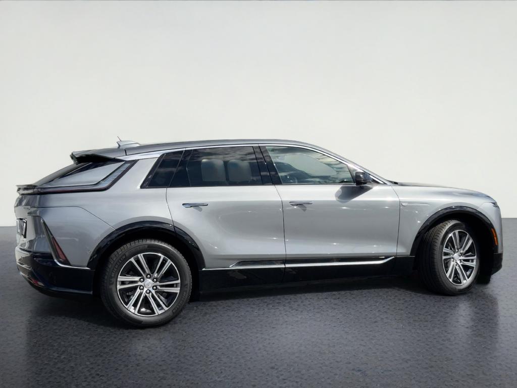 2024 Cadillac LYRIQ Luxury 1