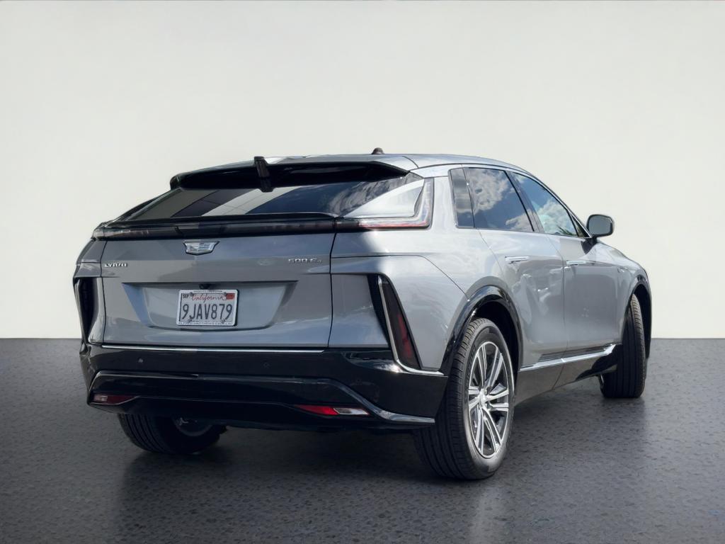 2024 Cadillac LYRIQ Luxury 1