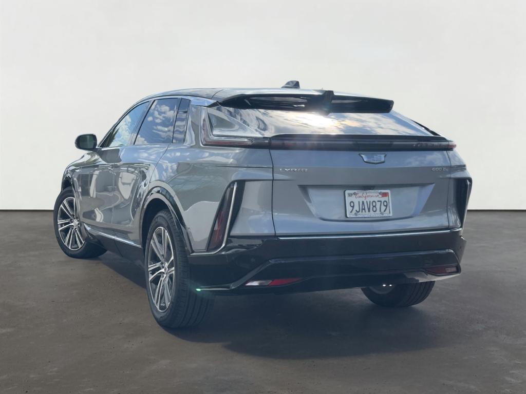 2024 Cadillac LYRIQ Luxury 1