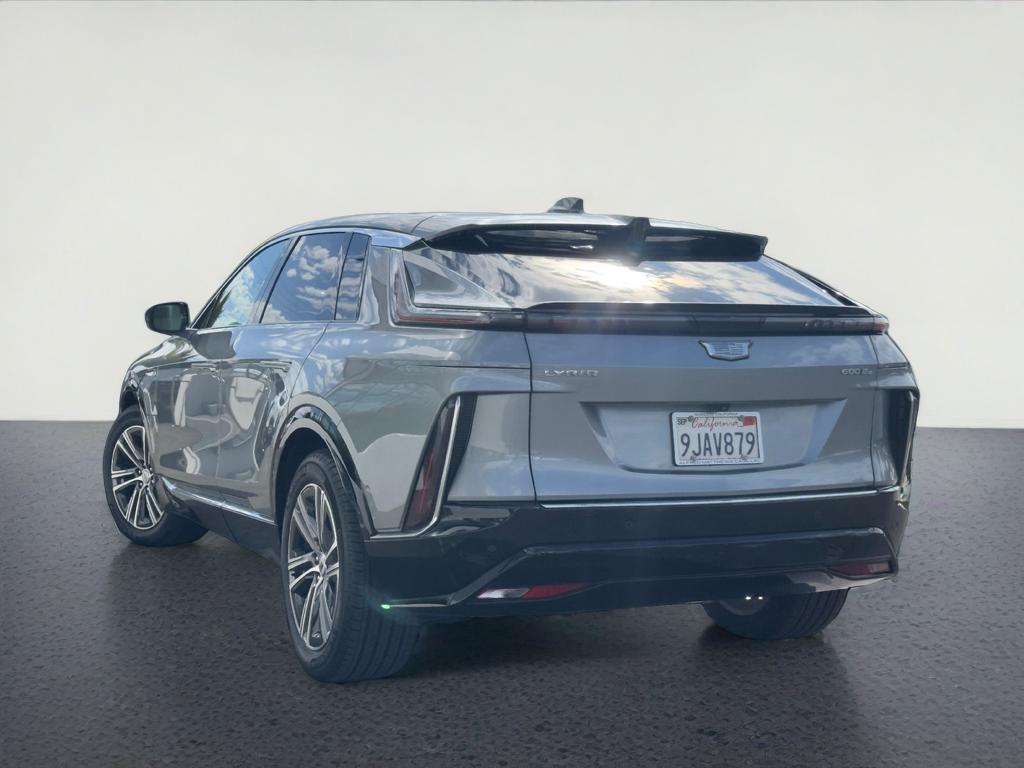 2024 Cadillac LYRIQ Luxury 1