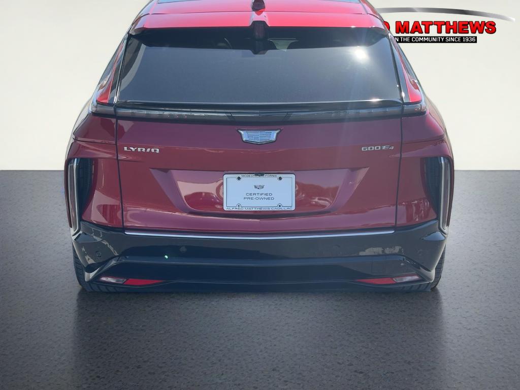 2024 Cadillac LYRIQ Luxury 1