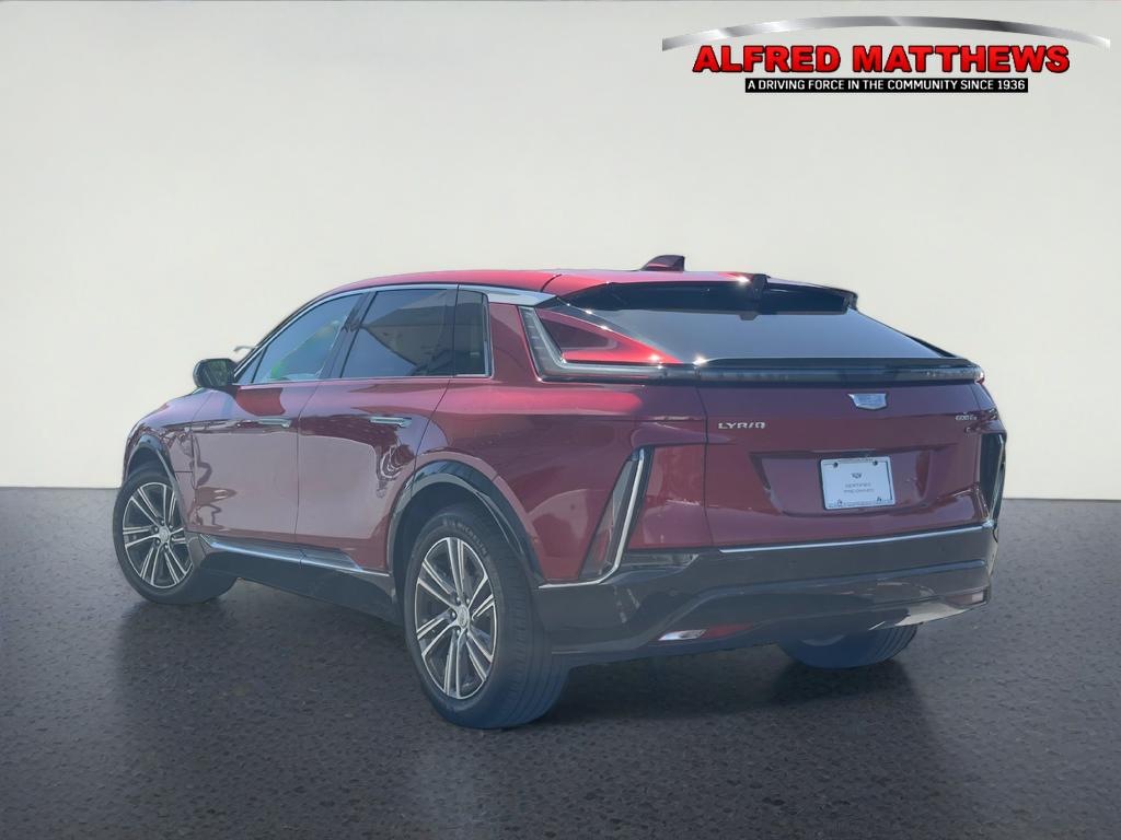 2024 Cadillac LYRIQ Luxury 1