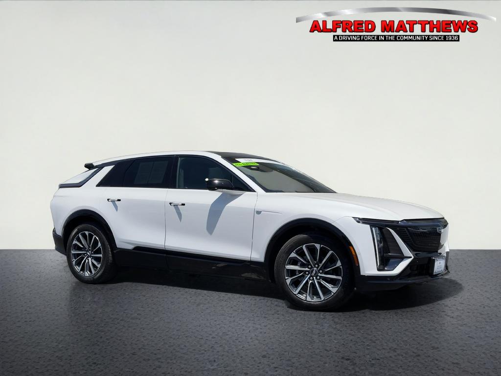 2024 Cadillac LYRIQ Sport 2