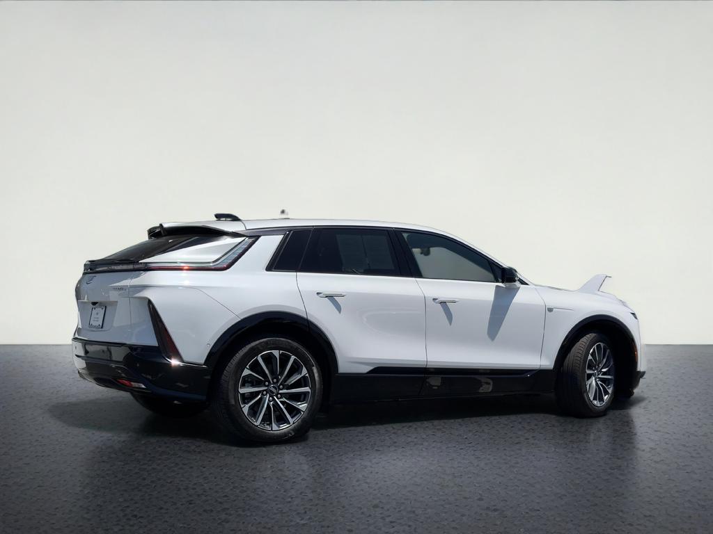 2024 Cadillac LYRIQ Sport 2
